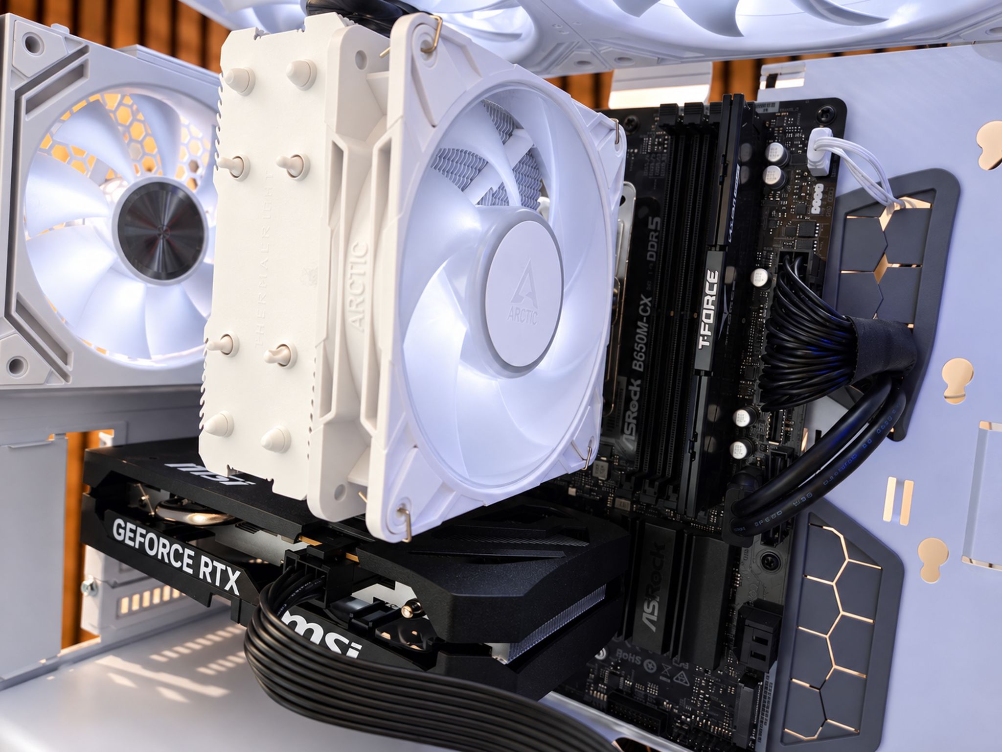Whiteout v2 Gaming PC | RTX 5050 8GB💻| DDR5| 16GB RAM | WiFi/BT | Windows 11 | 1TB