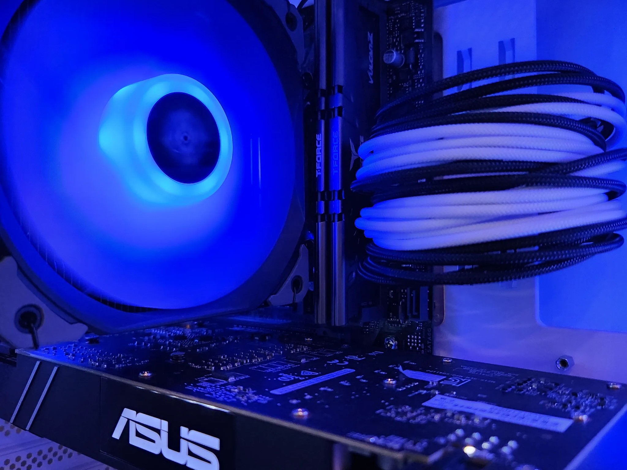 Custom Gaming PC | i5 9400F + GTX 1070 | 16GB DDR4, 512GB NVMe SSD, Windows 10 Preinstalled