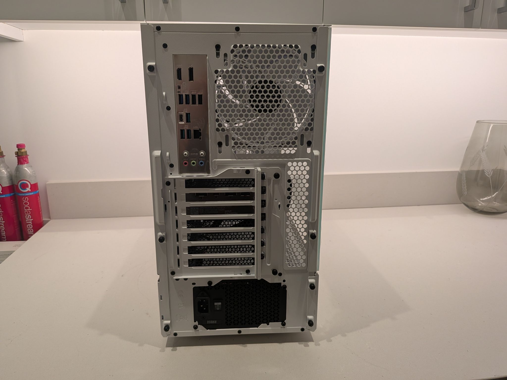 4K Crimson Snow - RX 7900 XTX, Ryzen 5 7600X3D, 32 GB DDR5, 2 TB Gen 5 NVME, Liquid Cooled, RGB