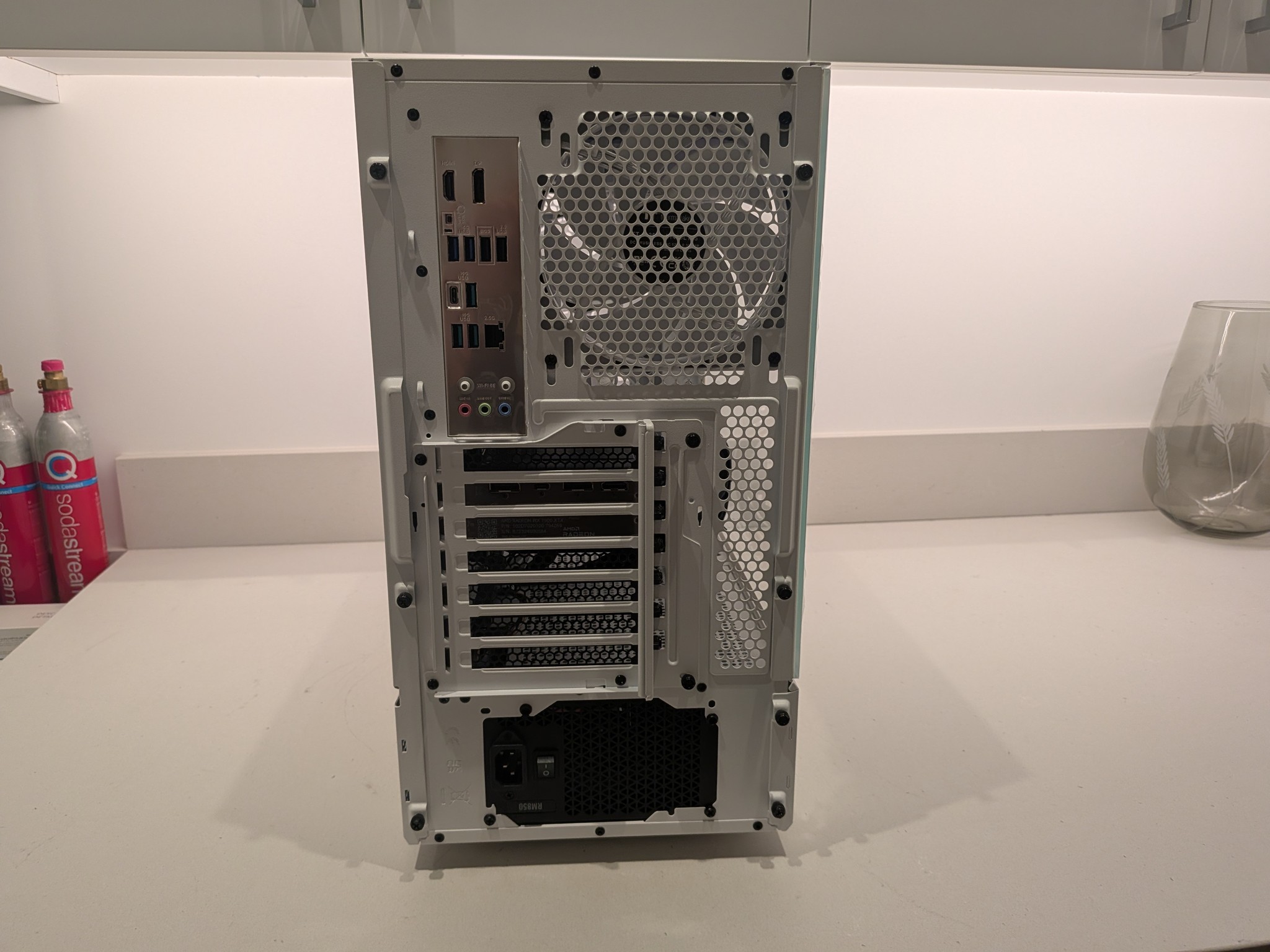 4K Crimson Snow - RX 7900 XTX, Ryzen 5 7600X3D, 32 GB DDR5, 2 TB Gen 5 NVME, Liquid Cooled, RGB