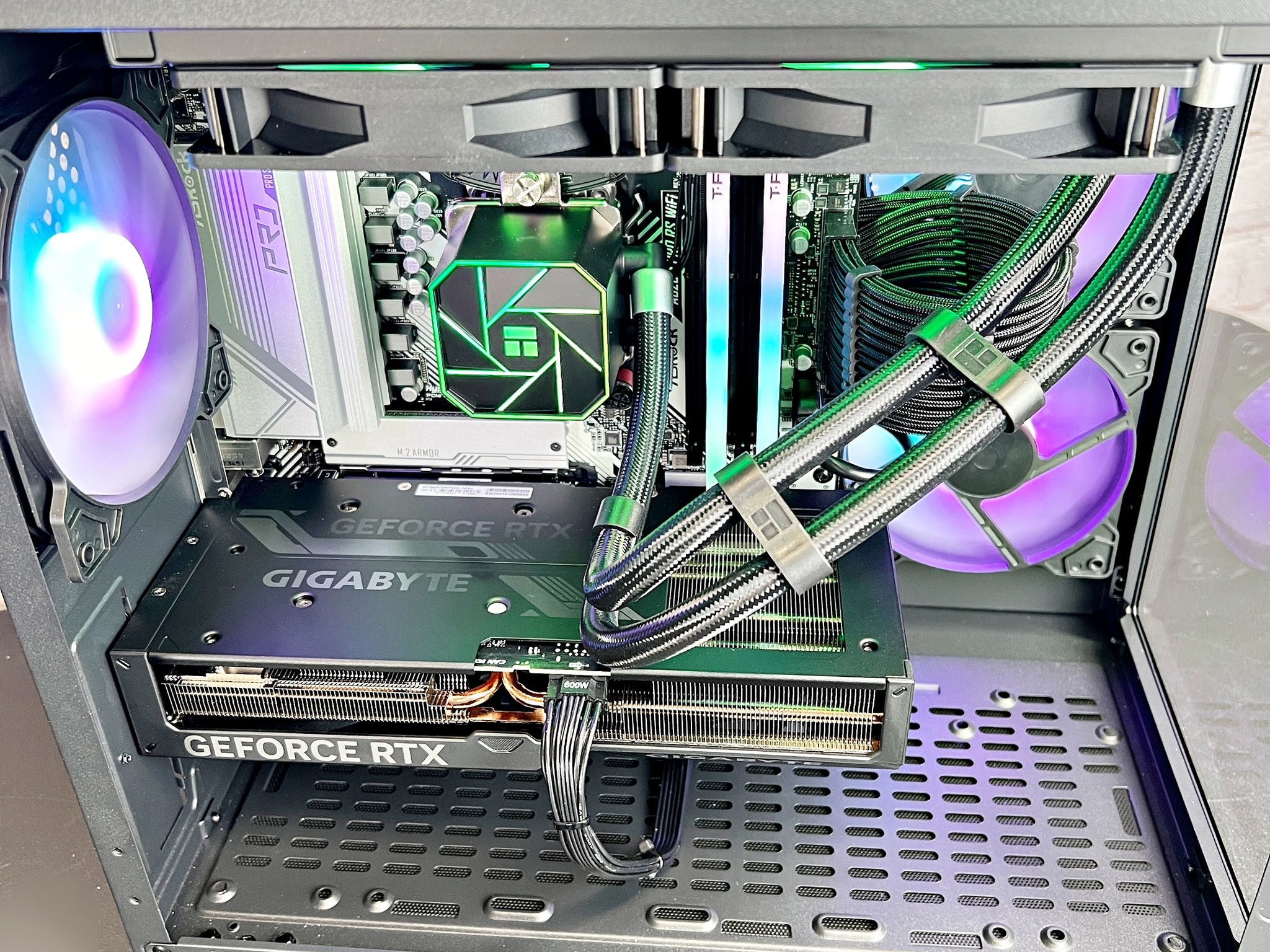 Ryzen 5 7500F RTX 4070 TI 32GB DDR5 1TB M.2 WIFI 6E WIN 11 Pro Gaming PC