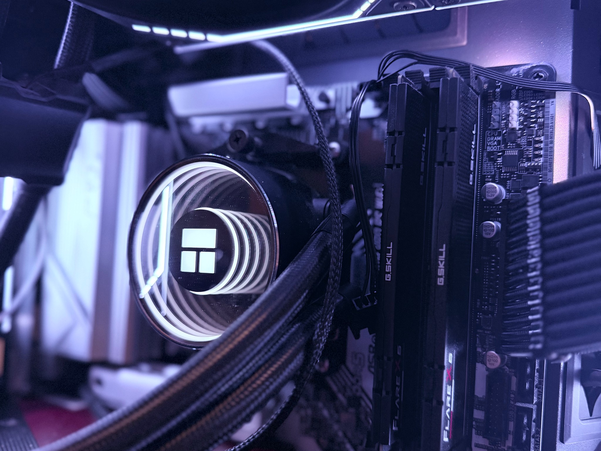 ❄️"Artic Veil"❄️| 4k Gaming | 7900 XTX 24gb| Ryzen 9 7900 | 32GB Ram | 2tb SSD | WiFi