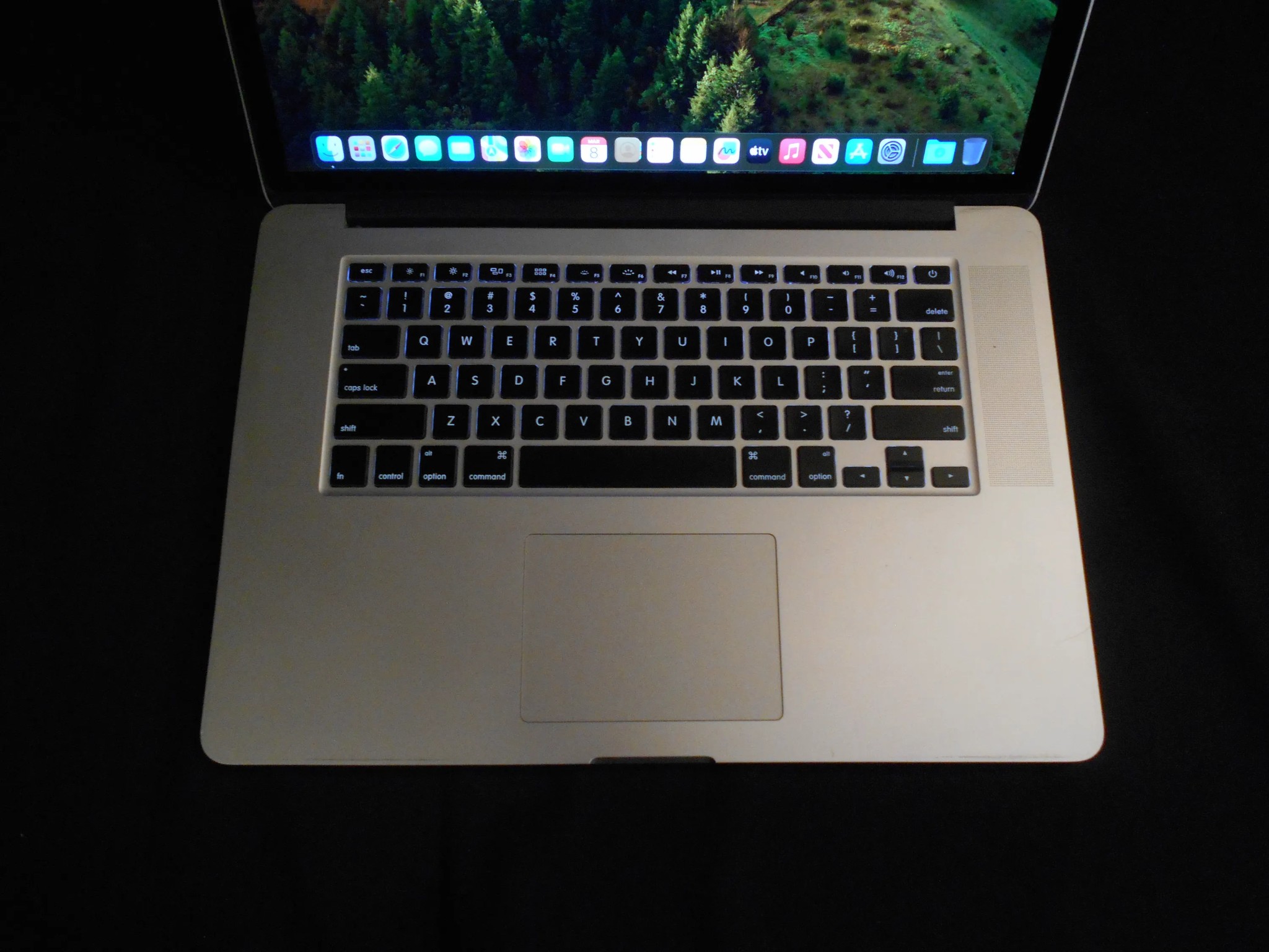 Macbook Pro 15 Inch Retina i7 16gb Ram Sonoma