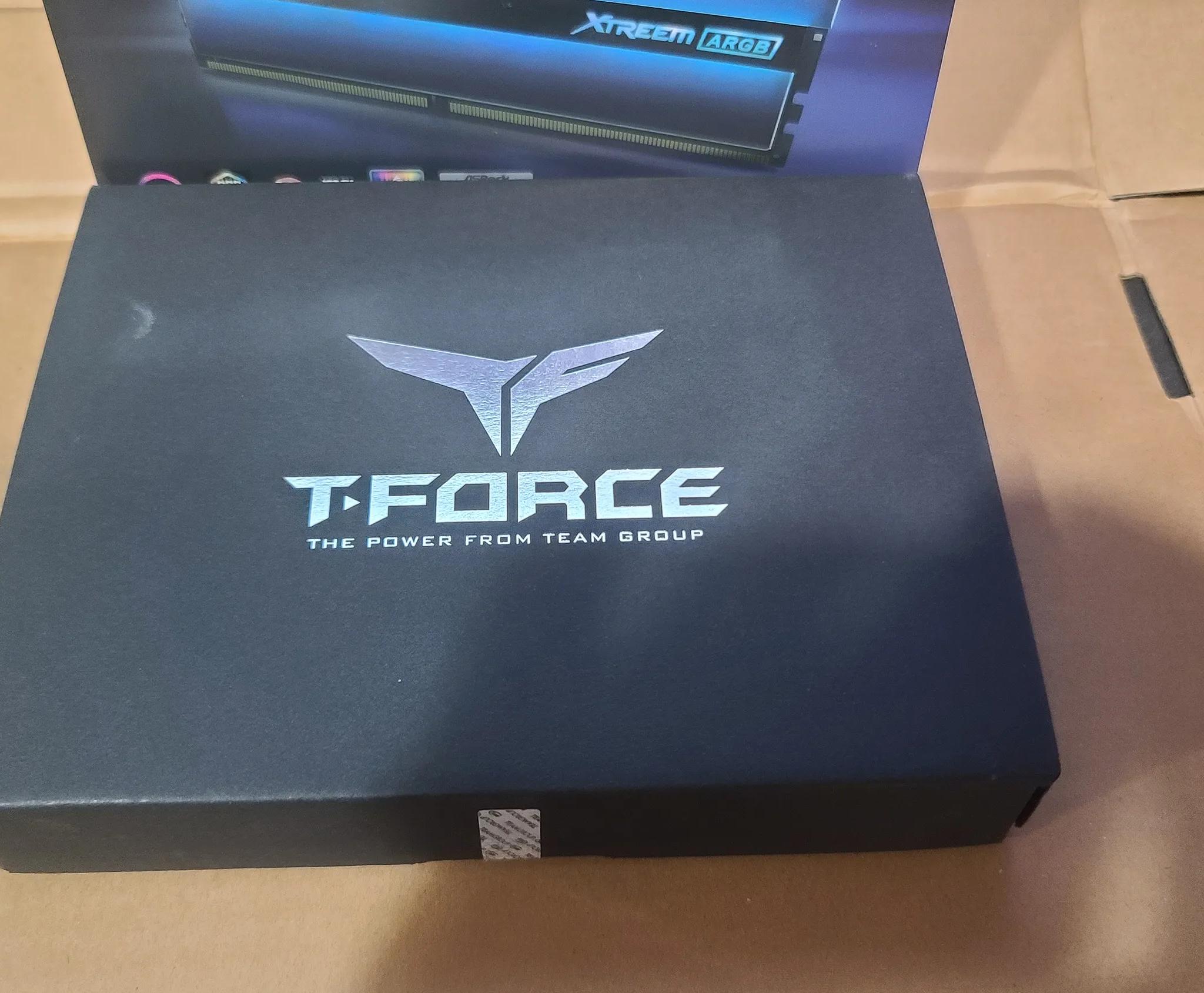 Team Group Xtreem ARGB 16GB (2x 8GB) DDR4 4000MHz RAM Memory