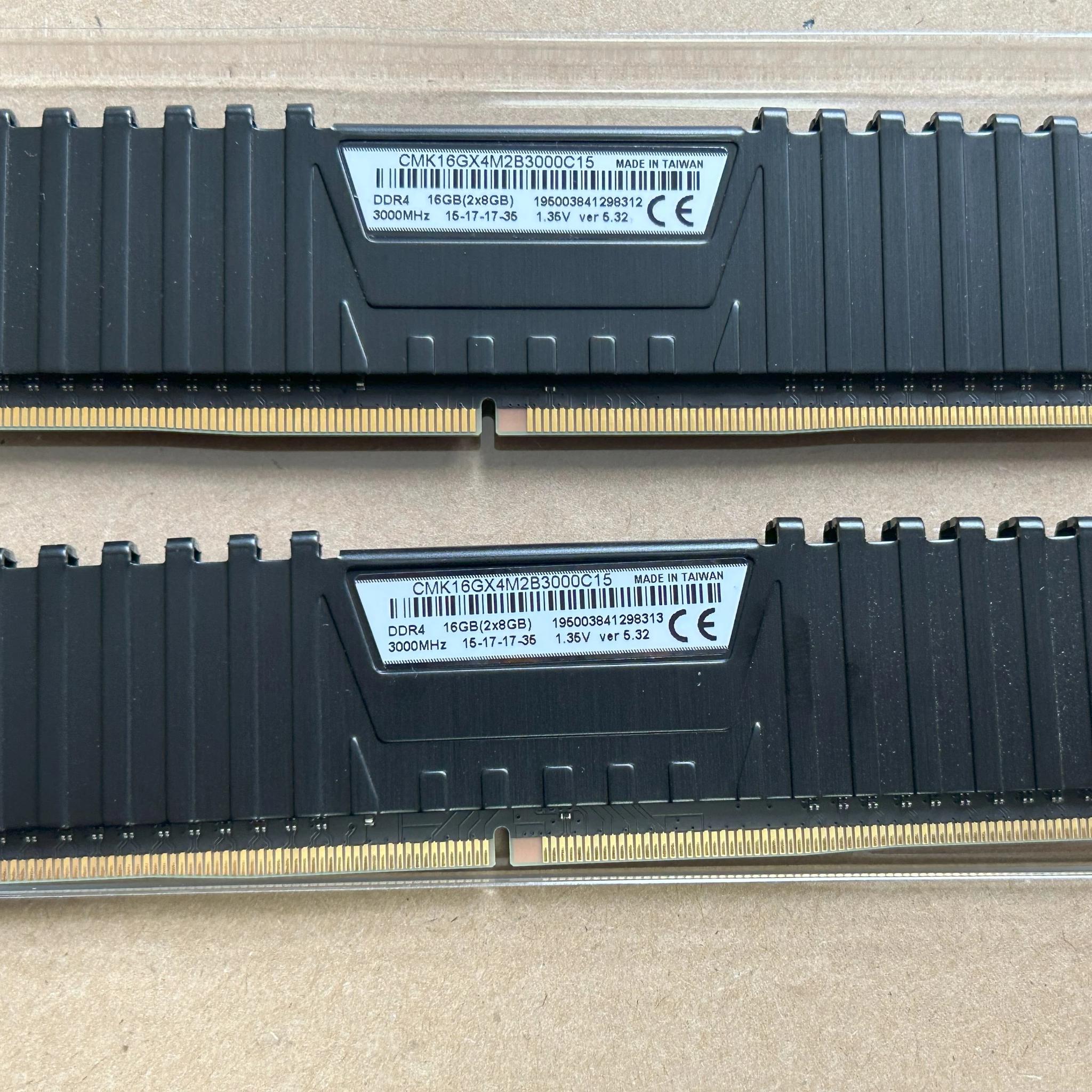 Corsair Vengeance LPX 16 GB (2 x 8 GB) DDR4-3000 CL15 Memory