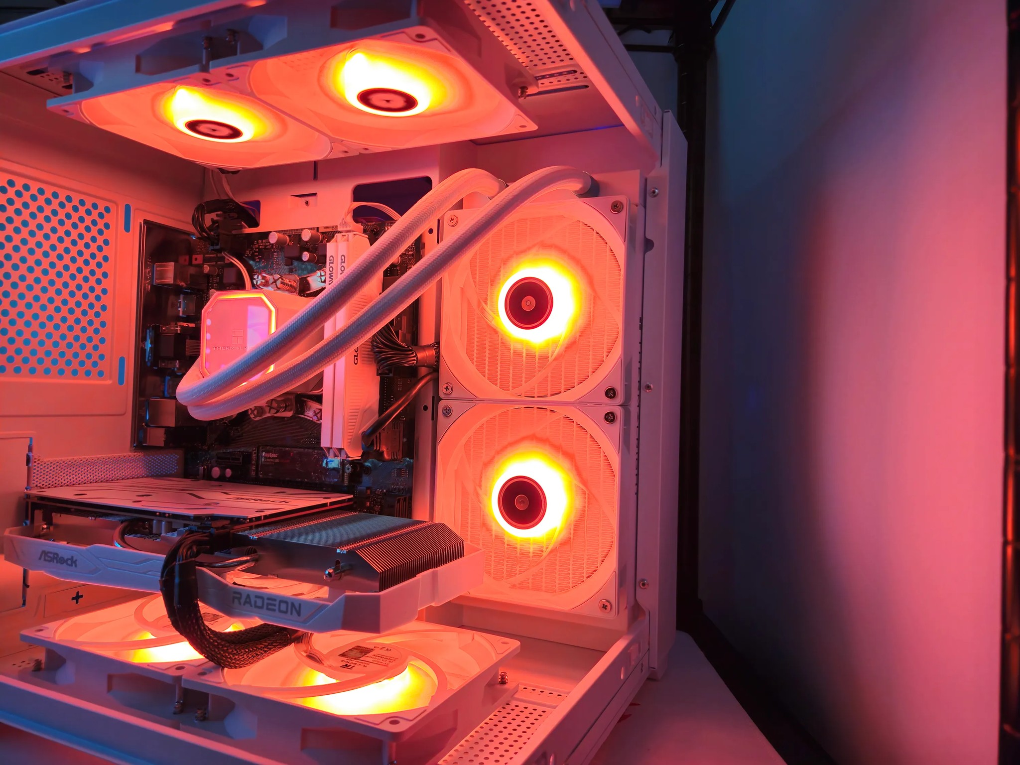 Arctic Rig Ryzen 5 / 16GB / 1TB SSD / RX 6600