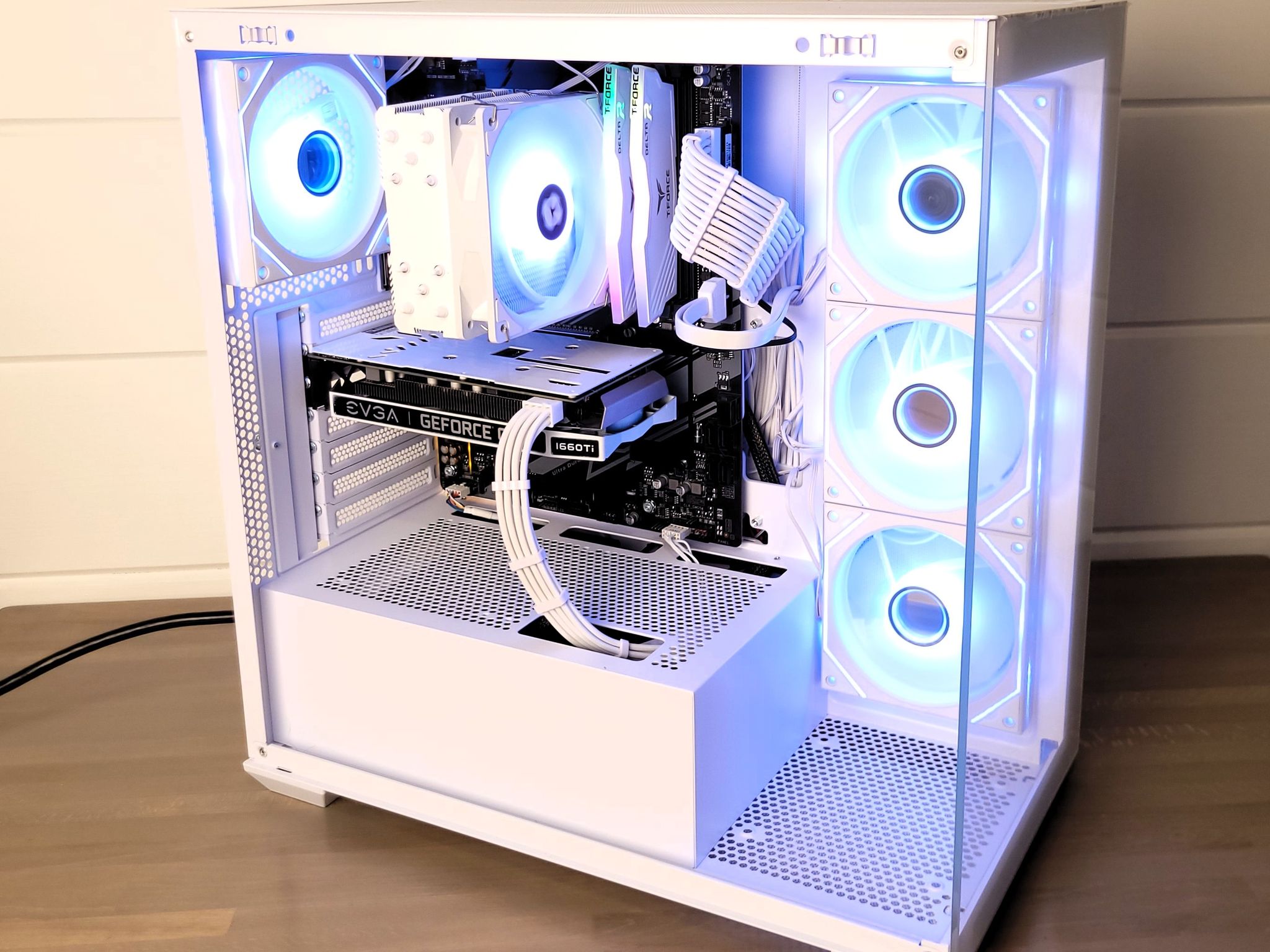 Christmas Sale! Budget Gaming White Fishtank Case | Next Day Shipping!