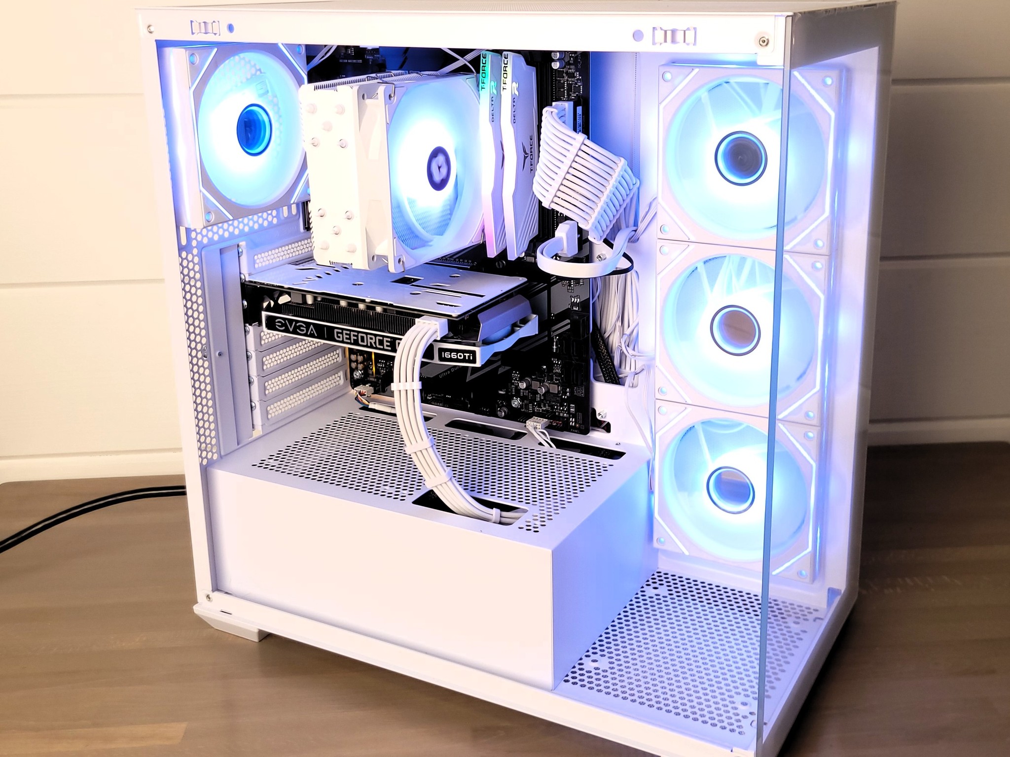 Christmas Sale! Budget Gaming White Fishtank Case | Next Day Shipping!