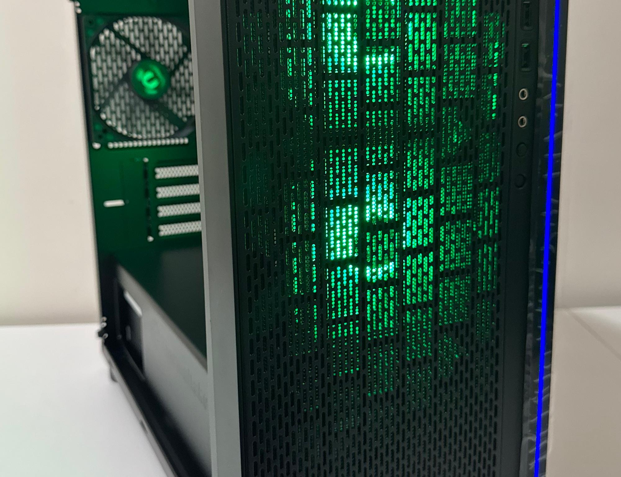 AMD Ryzen 5 5600GT Gaming PC Radeon Vega 7 Graphics ASUS B550M-A B550 Thermaltake Versa H18 Case