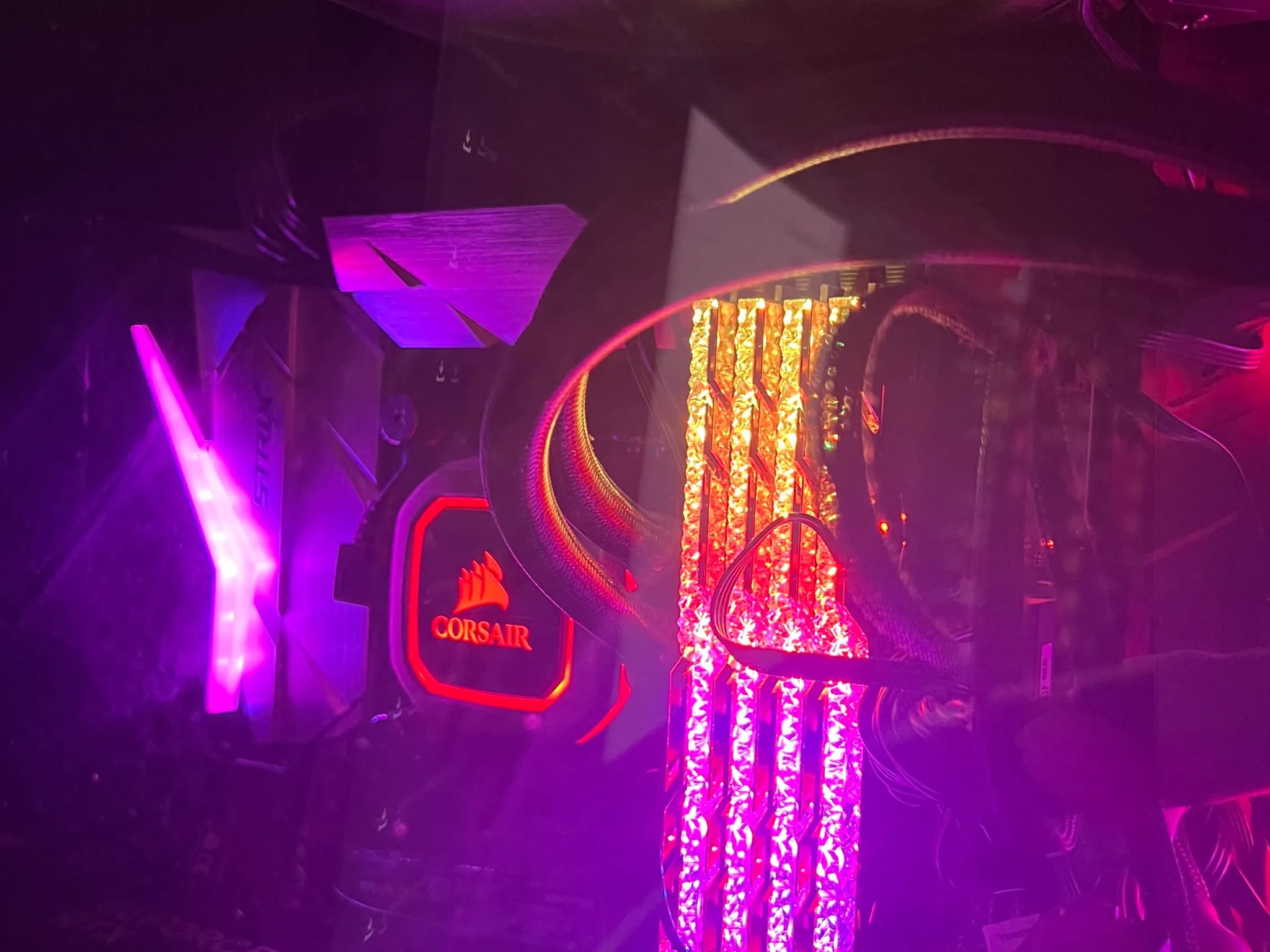 i9900k on a asus z370 gaming e with 32gb of g skill 3600mhz ram and corsair h115i pro rgb