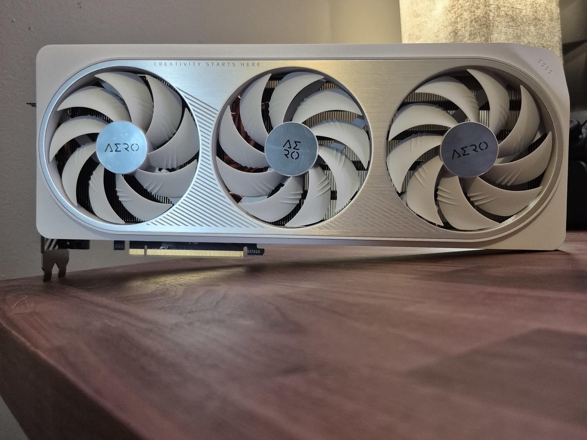 RTX 4070 Ti + RYZEN 5 7600X