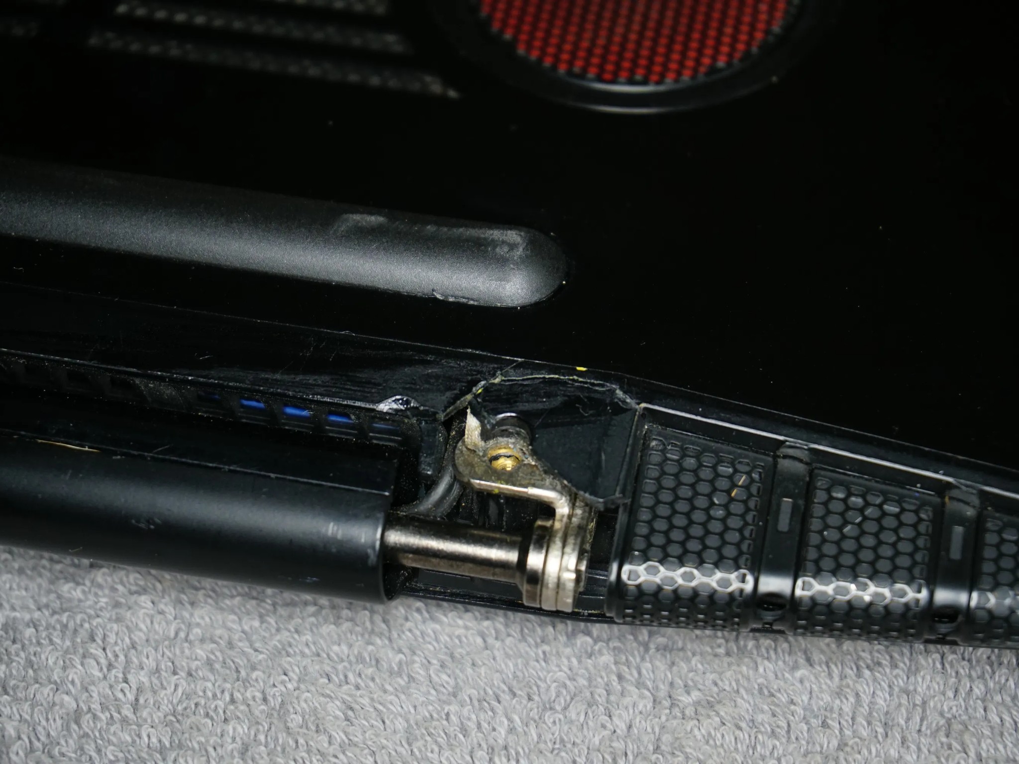 Lenovo Y50-70 Touch 20349 | Core i7 4700HQ, GTX 860M, 12GB RAM, 512GB SSD, 1080p, Windows 11