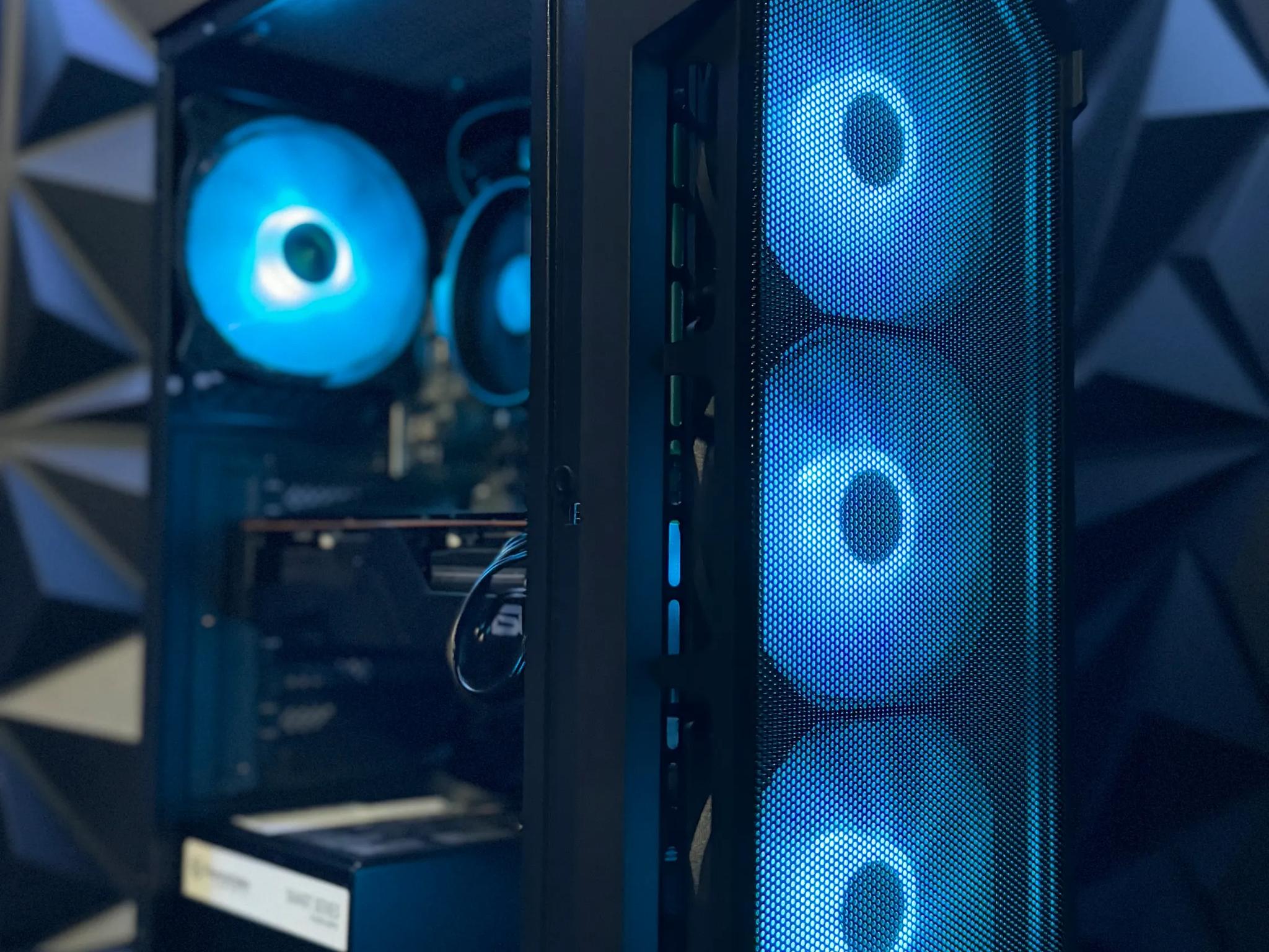 😑That Mid Mid Gaming PC 😑|Ryzen 5500 | RX 5700 XT | 32 GB DDR4 | 1 TB NVME|