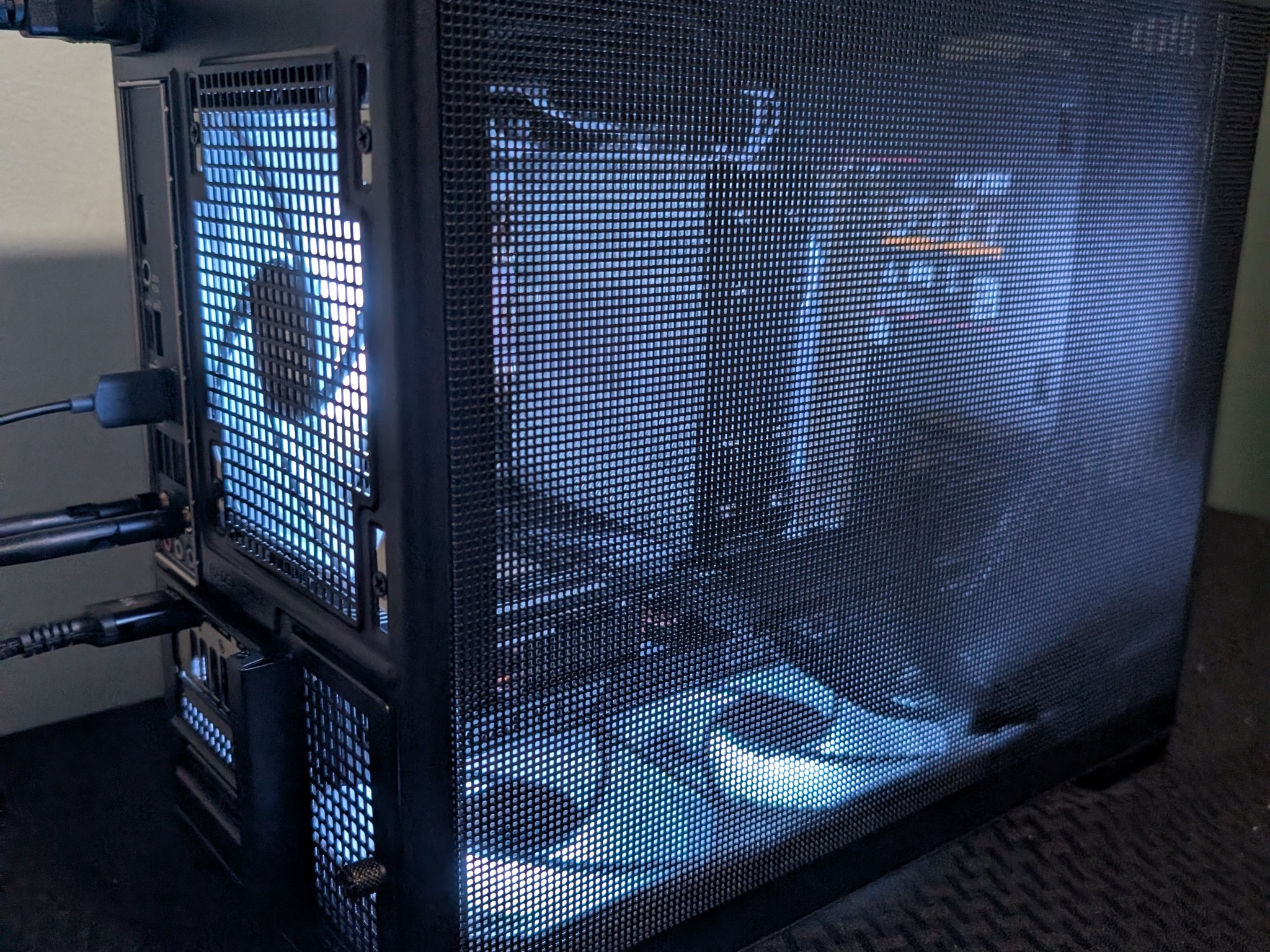 SFF Nvidia Gaming PC RTX 5070-Ryzen 5 7500x3d-32GB DDR5 6000-1 TB NVME mostly new