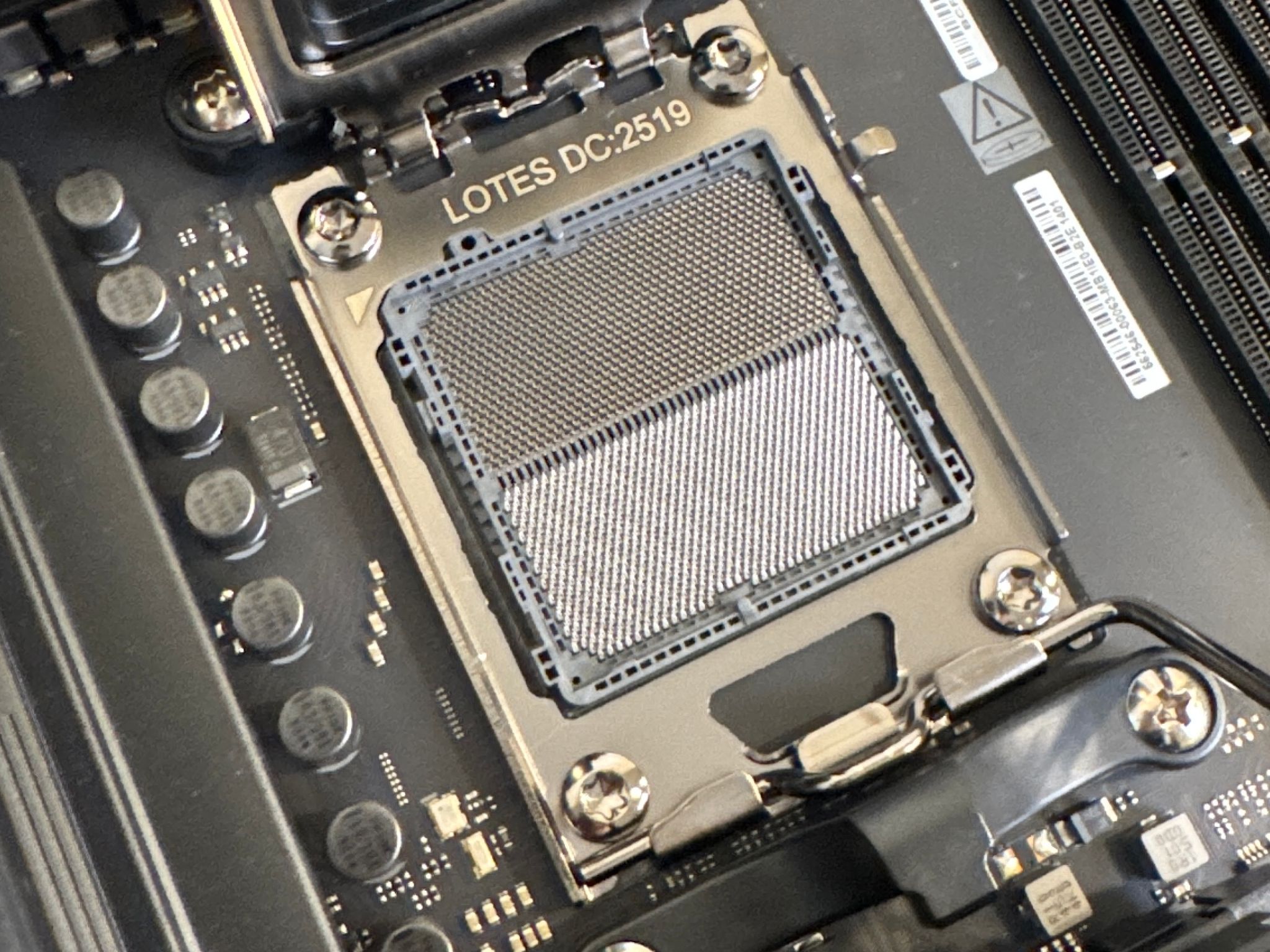 ASUS ROG X870E Crosshair HERO