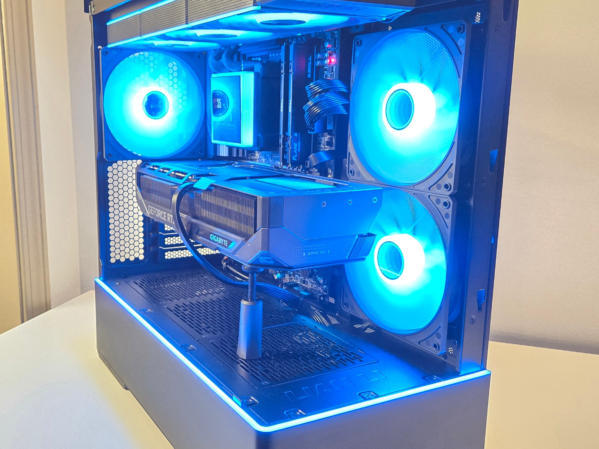 RTX 5080 | Ryzen 7 9800X3D | 48gb DDR5 | 2tb NVME | 💪🏽