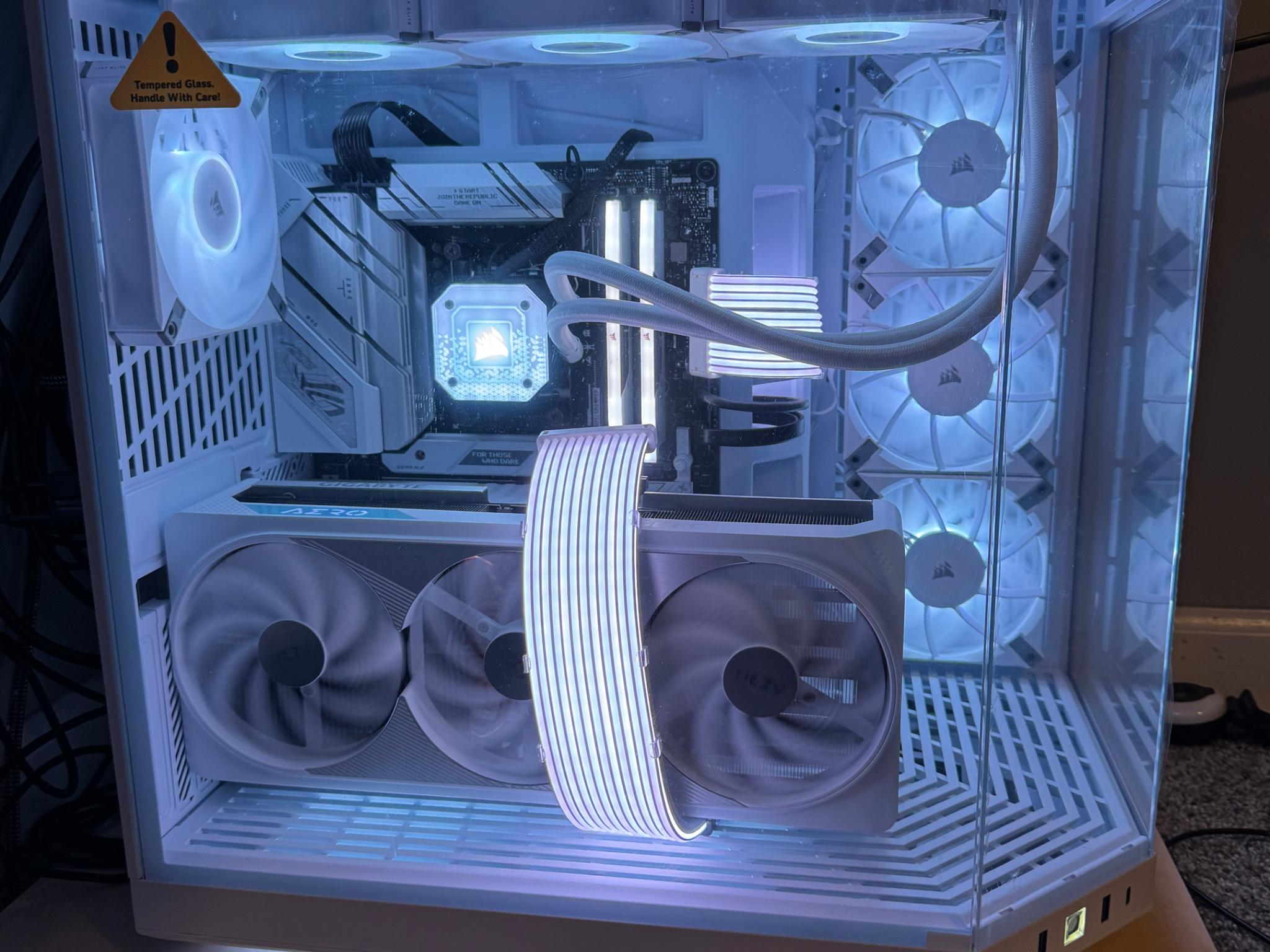 1440/4K Ultimate Whiteout Gaming PC | Nvidia RTX 4090 | Ryzen 7 7800x3d