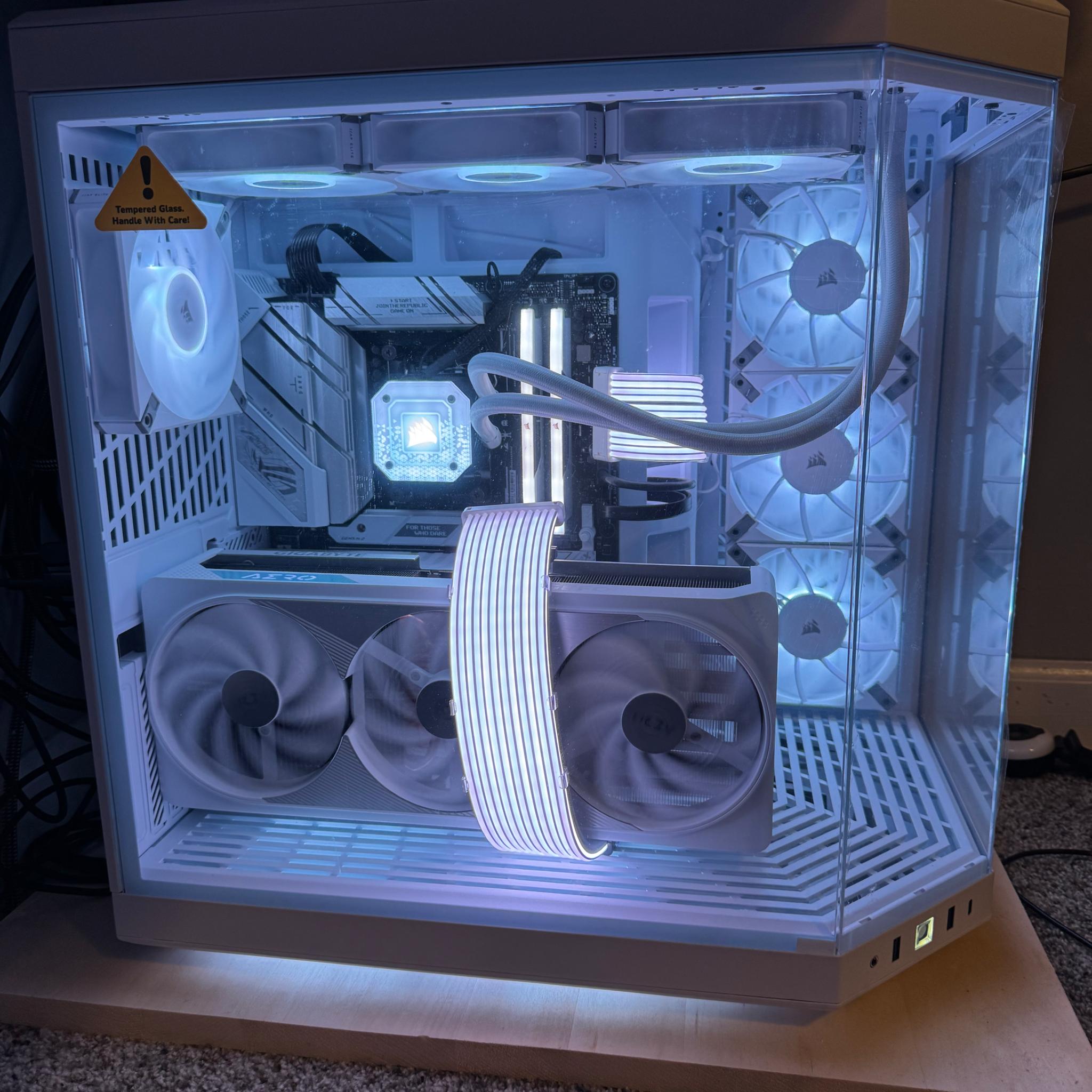 1440/4K Ultimate Whiteout Gaming PC | Nvidia RTX 4090 | Ryzen 7 7800x3d