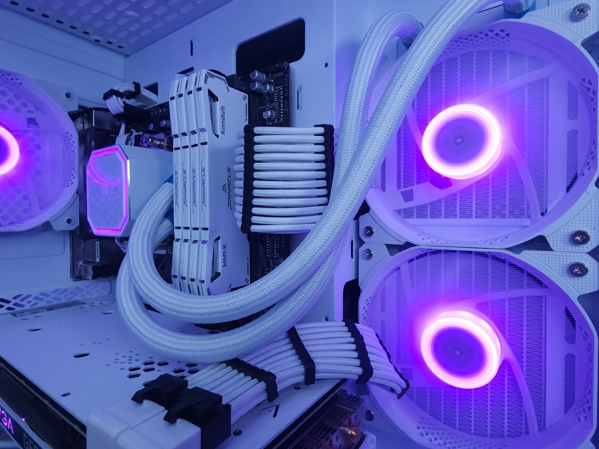 💜🤍RTX 3070 // Ryzen 7 5700G // 32GB 3200MHz // 1TB NVMe Gen 3