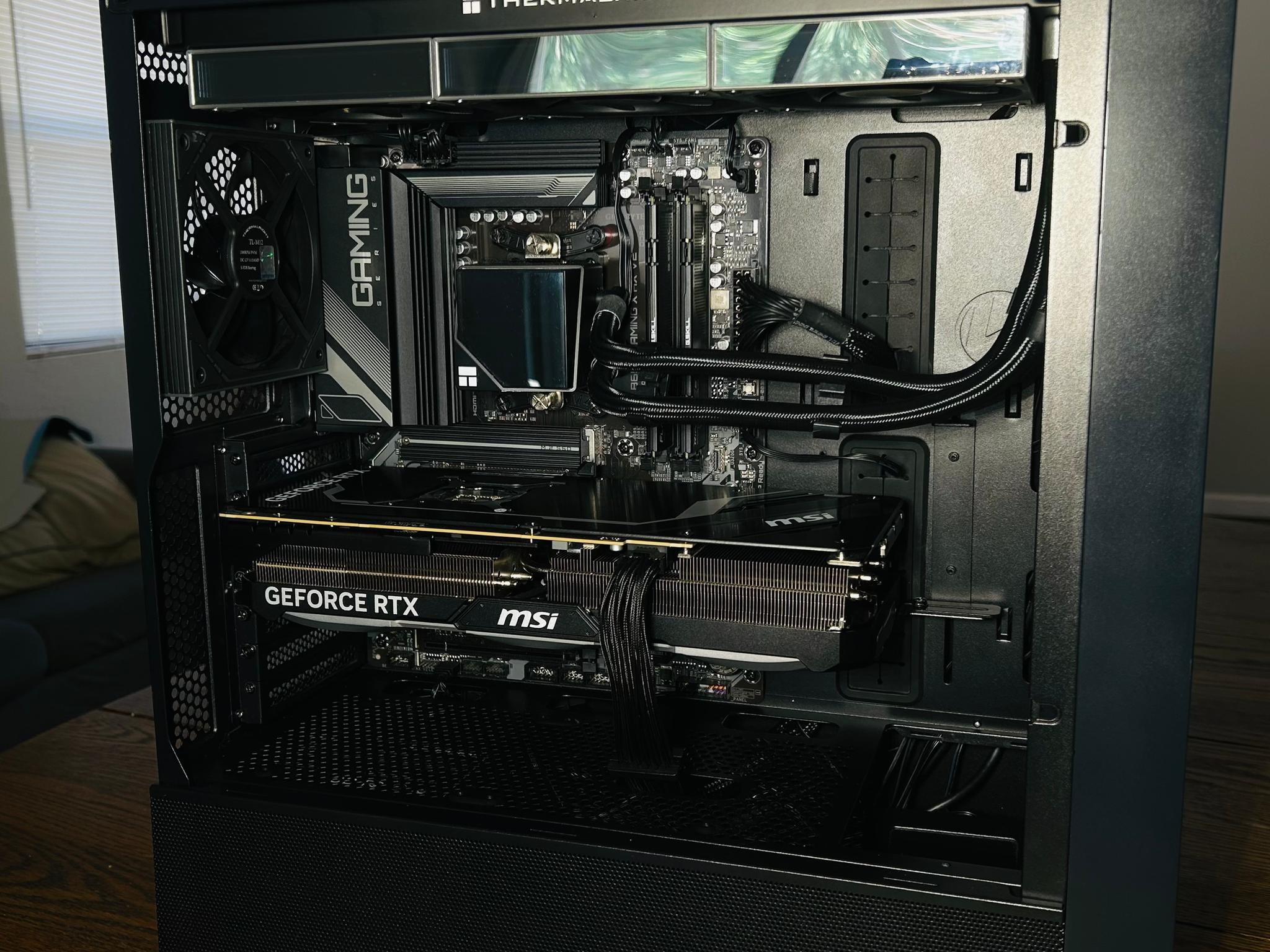 4080 SUPER & 7 7700X GAMING PC