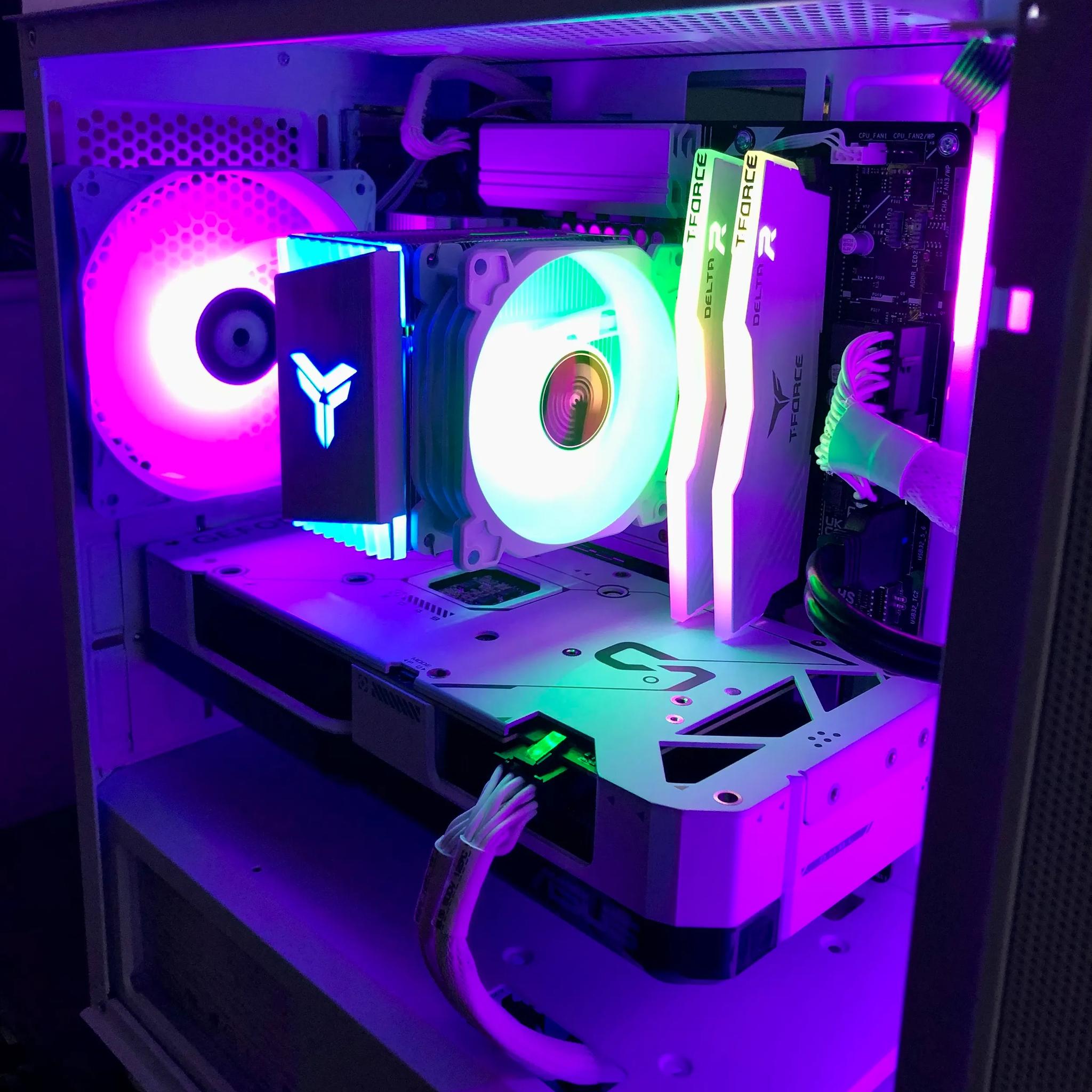 Gaming Beast Intel Core i5-13400 W/RTX 4070 All White Gaming PC