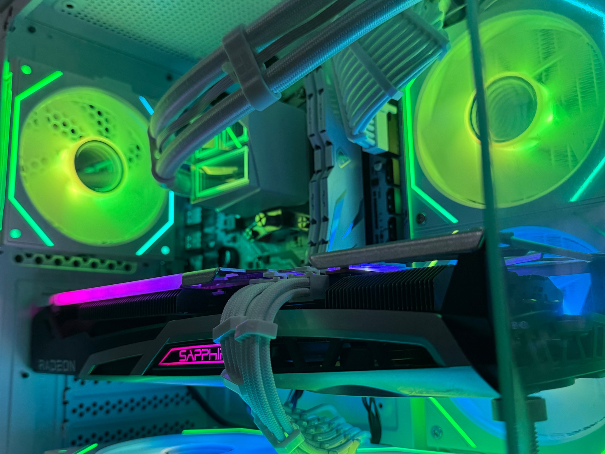 1440p/1080p | 6700XT (12GB) | RYZEN 5 5600 | 32GB DDR4 | 🟩NEON INFINITY🟦