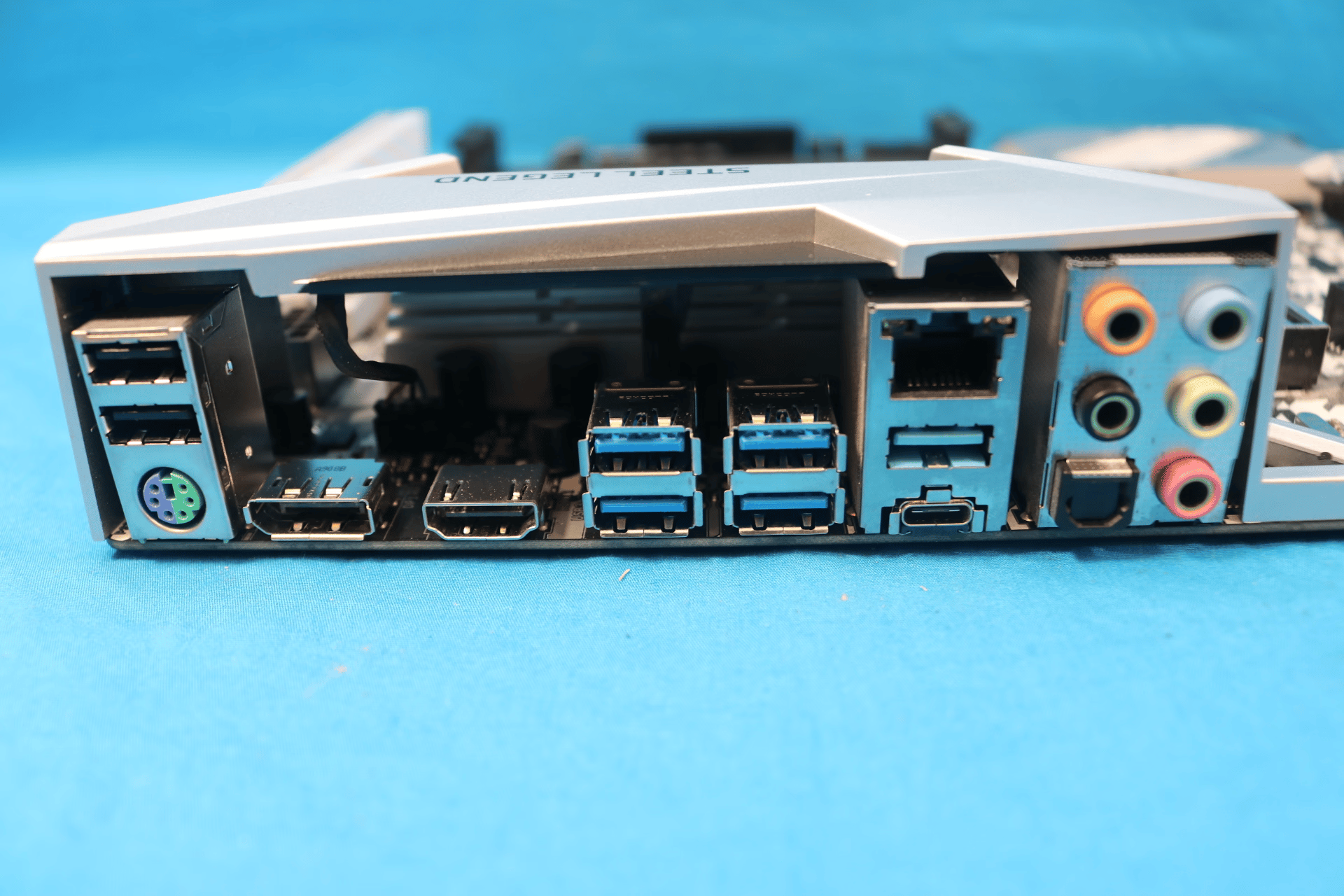 *Newest BIOS* ASRock B450 Steel Legend AMD Socket AM4 DDR4 ATX RGB Desktop Motherboard & I/O Shield