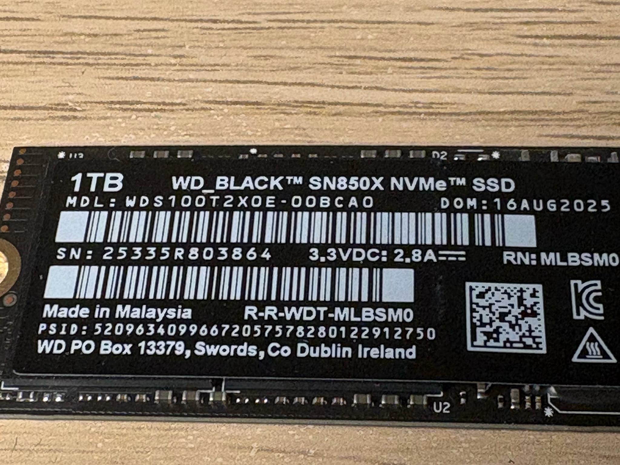 Western Digital WD_BLACK SN850X 1TB NVMe SSD Gen 4 Game Drive Black