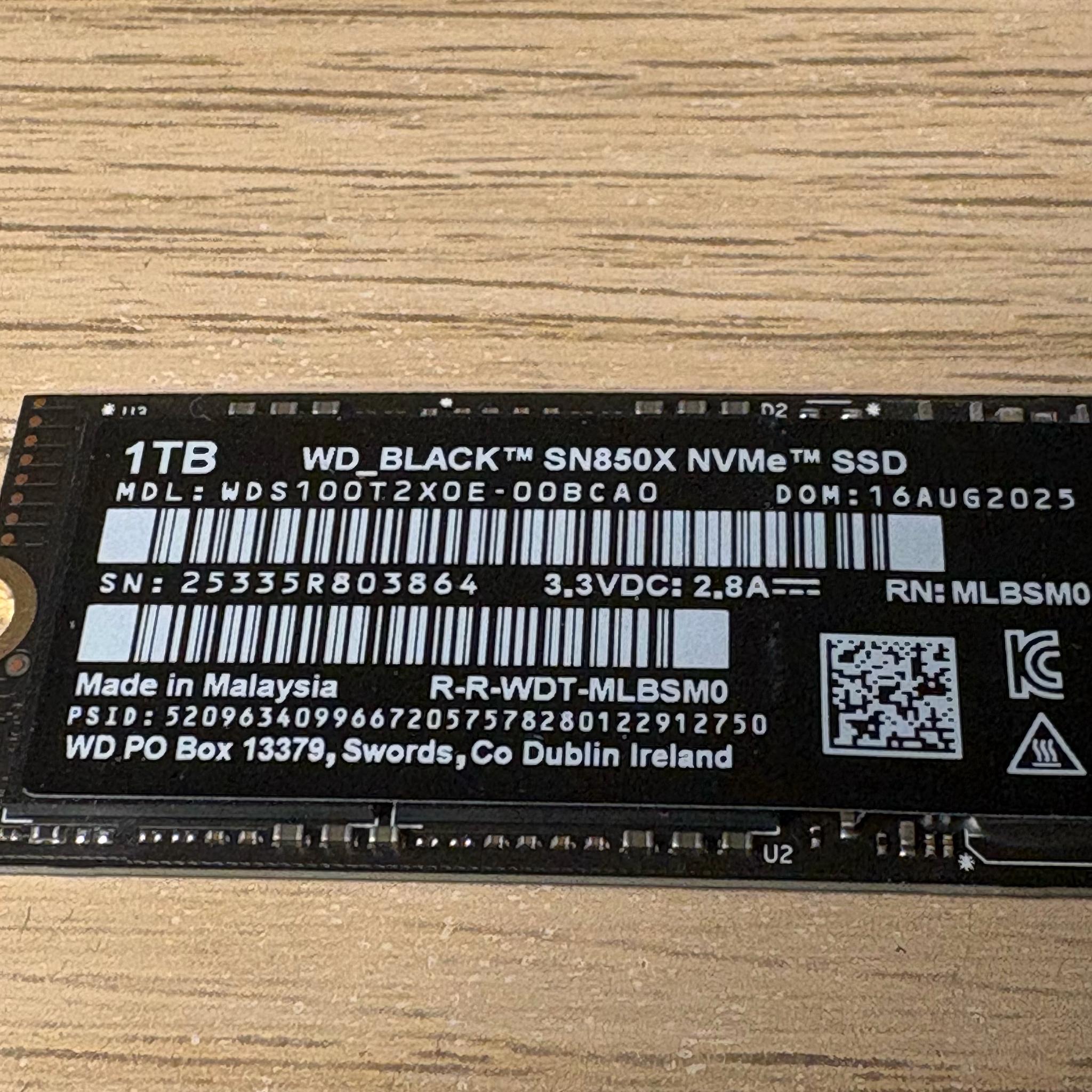 Western Digital WD_BLACK SN850X 1TB NVMe SSD Gen 4 Game Drive Black
