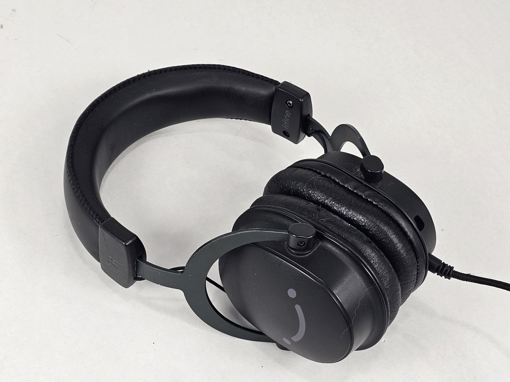 FIFINE Black Headset - 3.5mm Wired