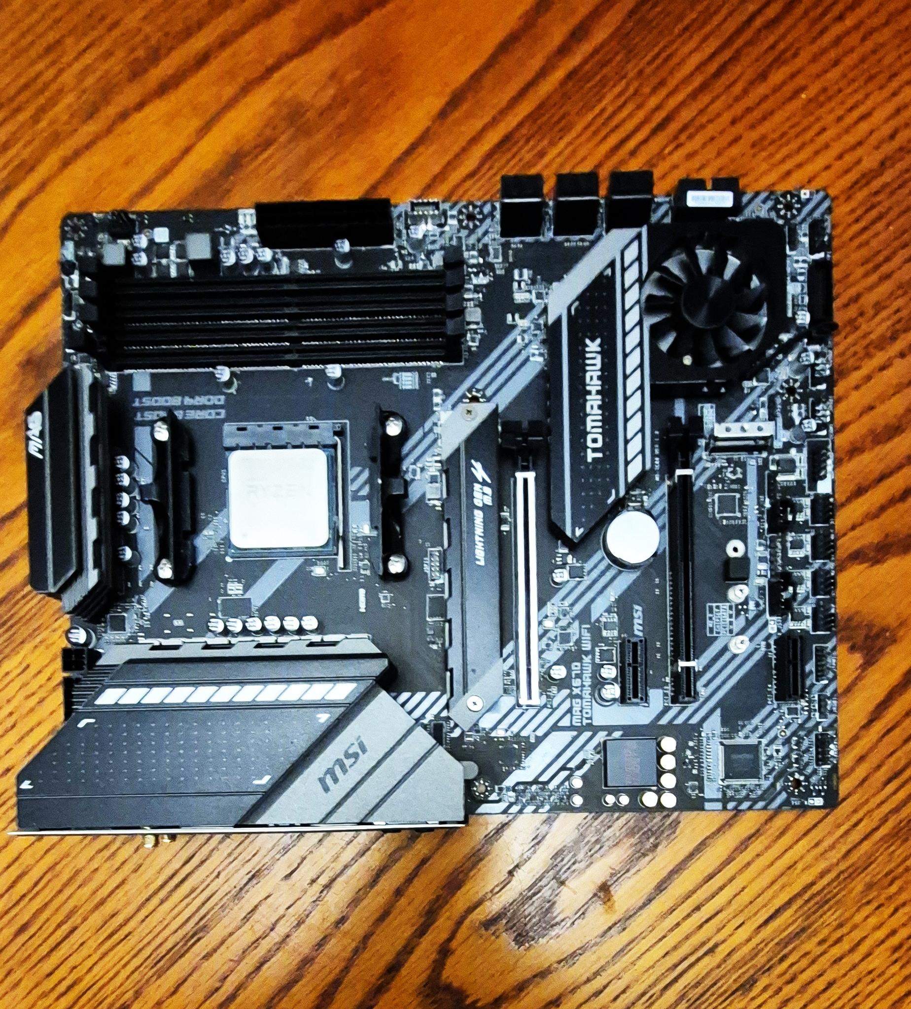 Bundle MSI X570 Tomahawk ATX, Ryzen 9 5950X, New ICE Moon Liquid Cooler, 32GB RAM, AMD Radeon RX580