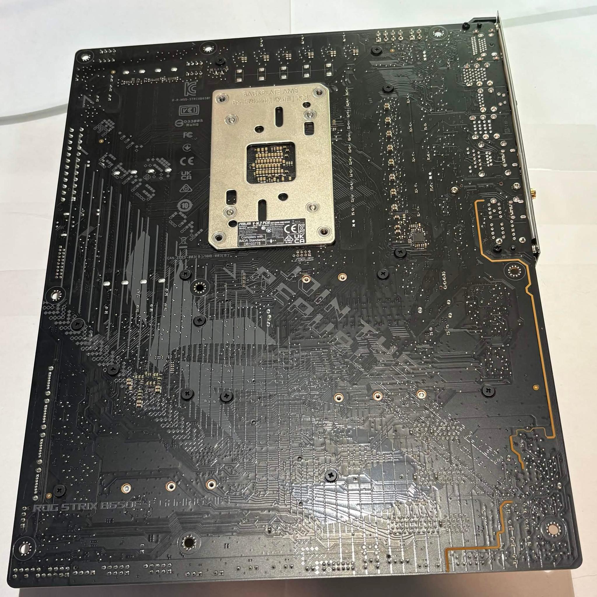 ASUS ROG Strix B650E-F Gaming WiFi AM5 ATX Motherboard | DDR5 | PCIe 5.0 | Ryzen 7000/8000/9000