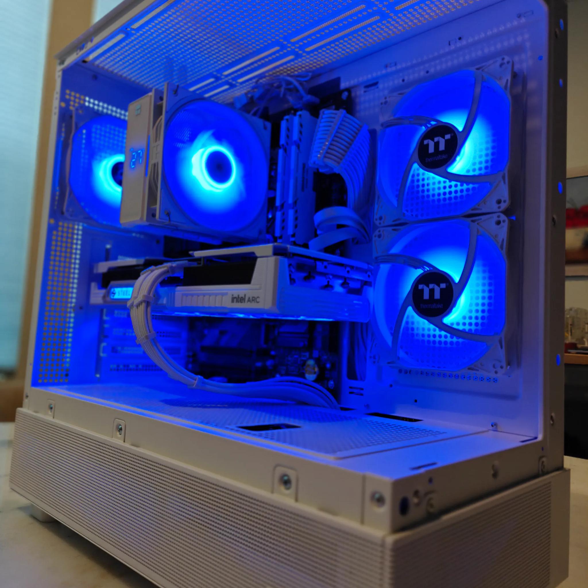 1440P - ARC B580 - Intel Core i7 - ARGB + WiFi - White Gaming PC- Brand New