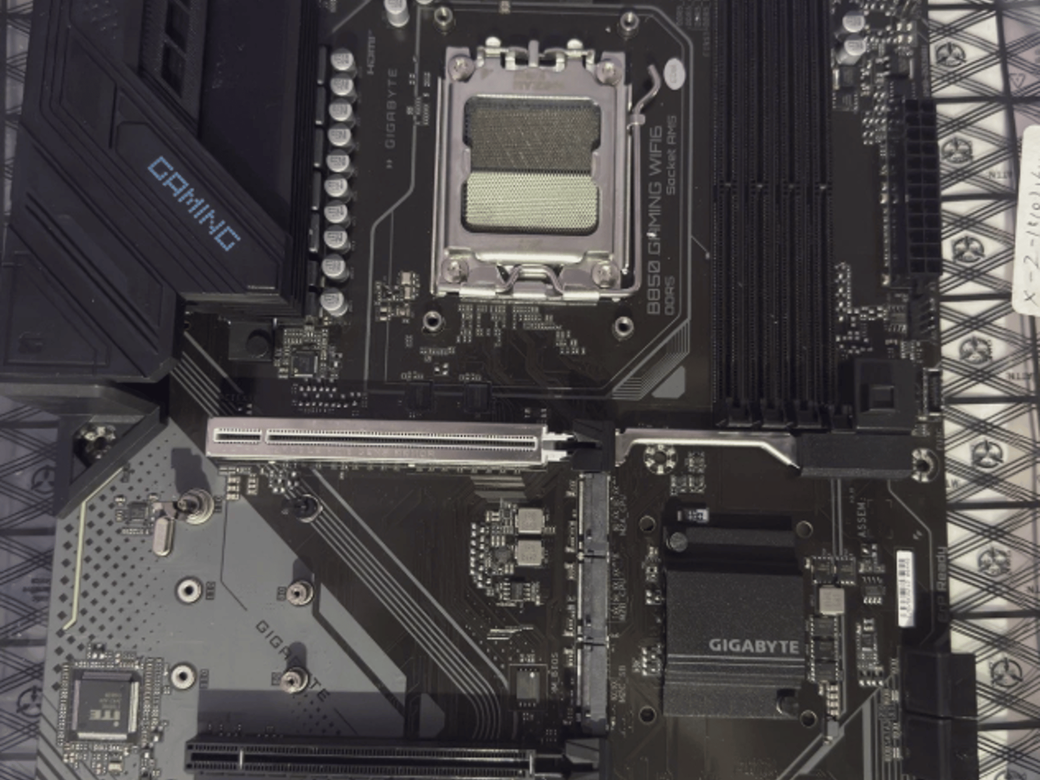 Gigabyte B850 Gaming WiFi 6 Motherboard - AM5 - (Working with Physical Damage)