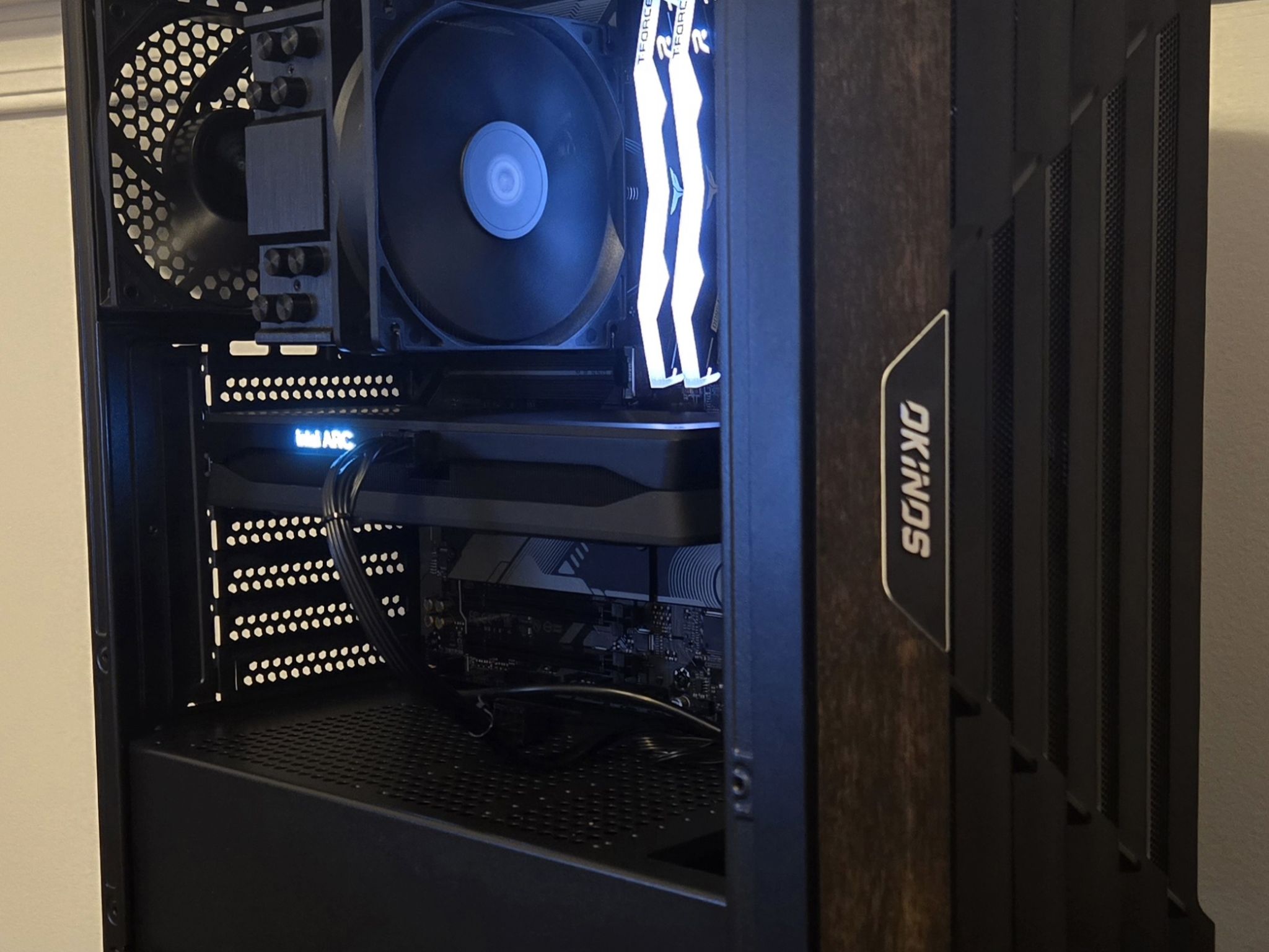 🌒 ShadowOak 🌒 – Stealth Gaming PC | Ryzen 5 7600 | Arc B580 12GB | 32GB DDR5 | WiFi | AM5