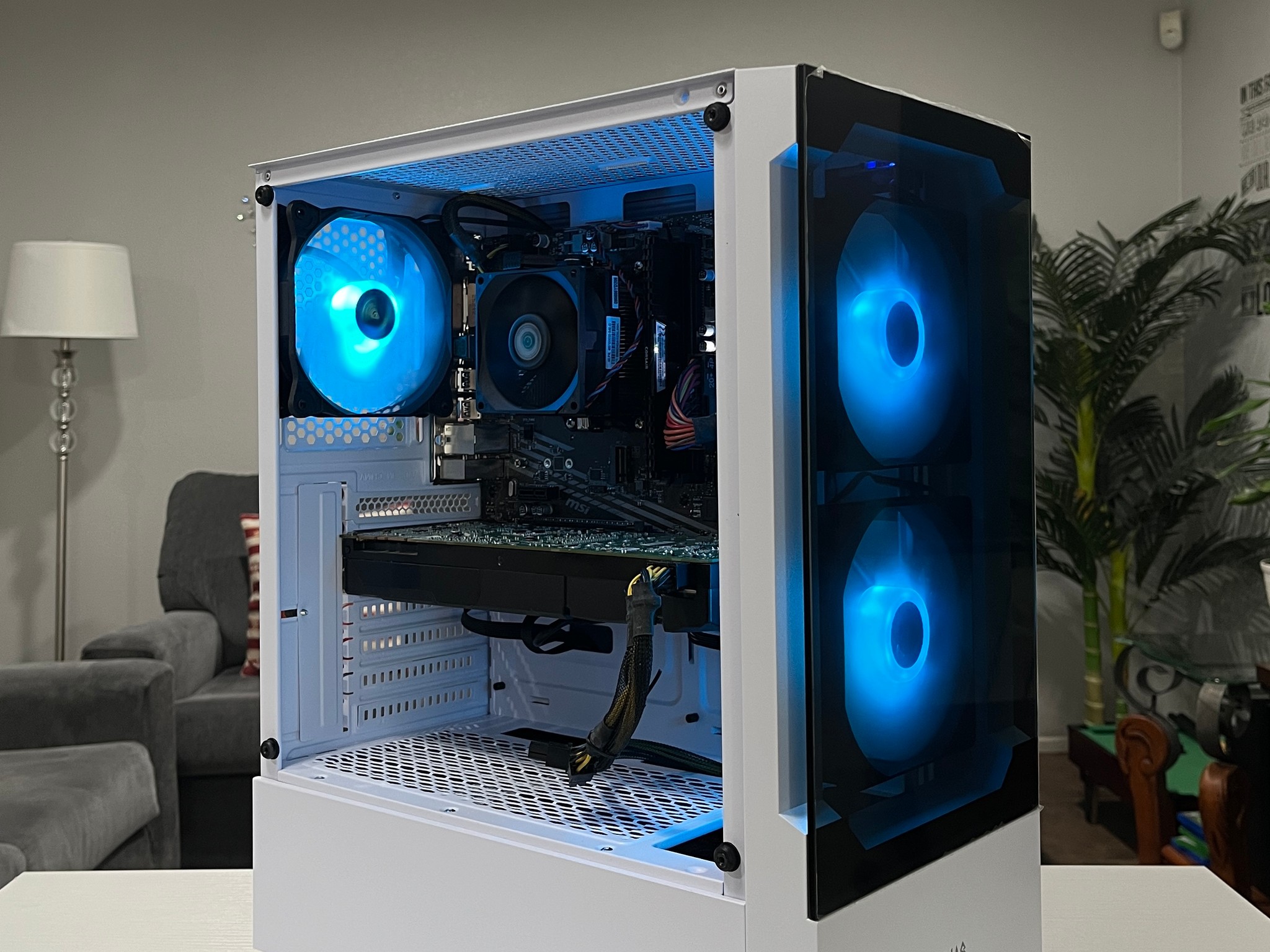 GTX 1080 8GB, Ryzen 5 2600X, 8GB RAM | White RGB Gaming Computer/PC