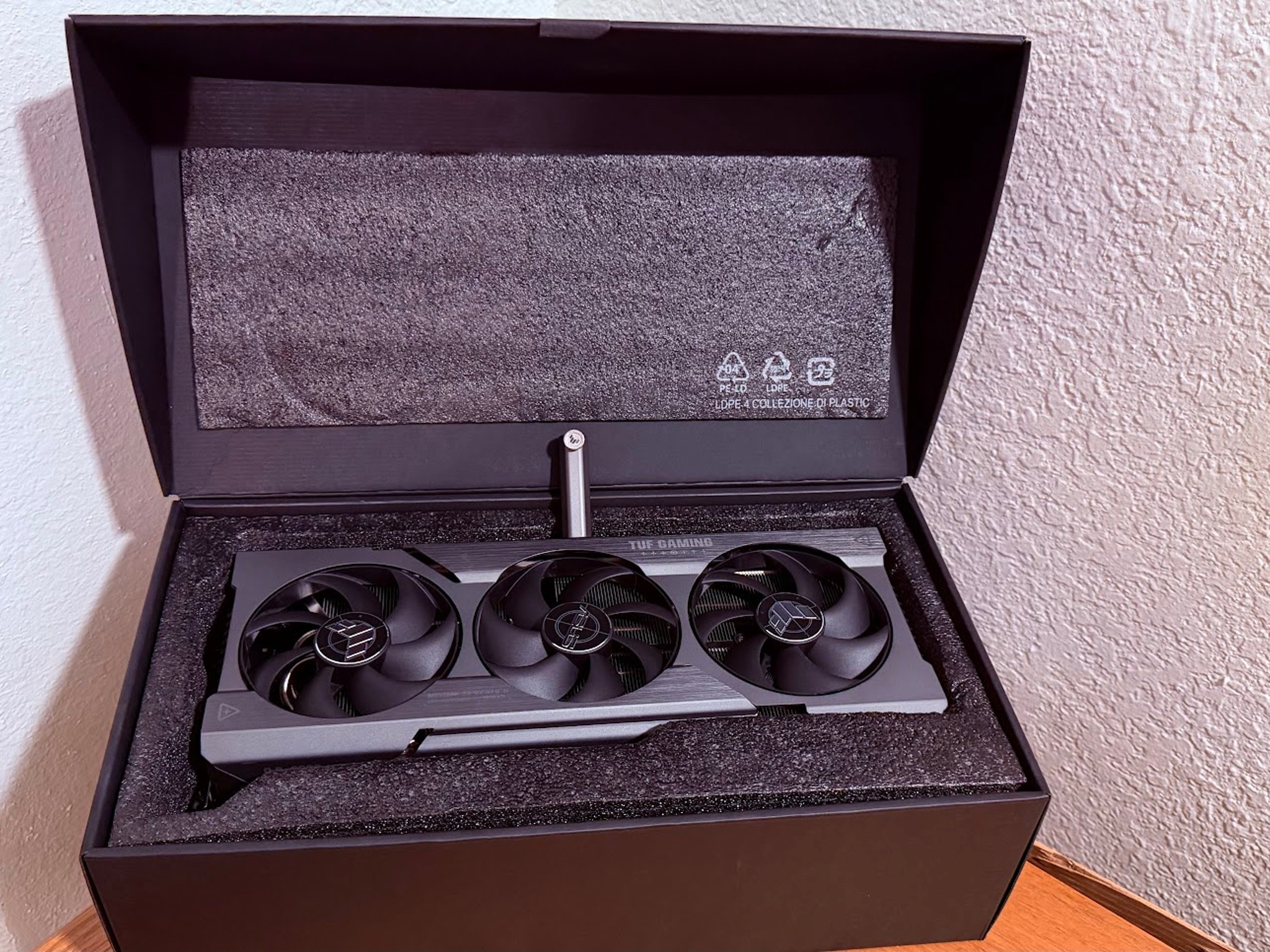 ASUS TUF Gaming Radeon RX 7900 XTX OC Edition