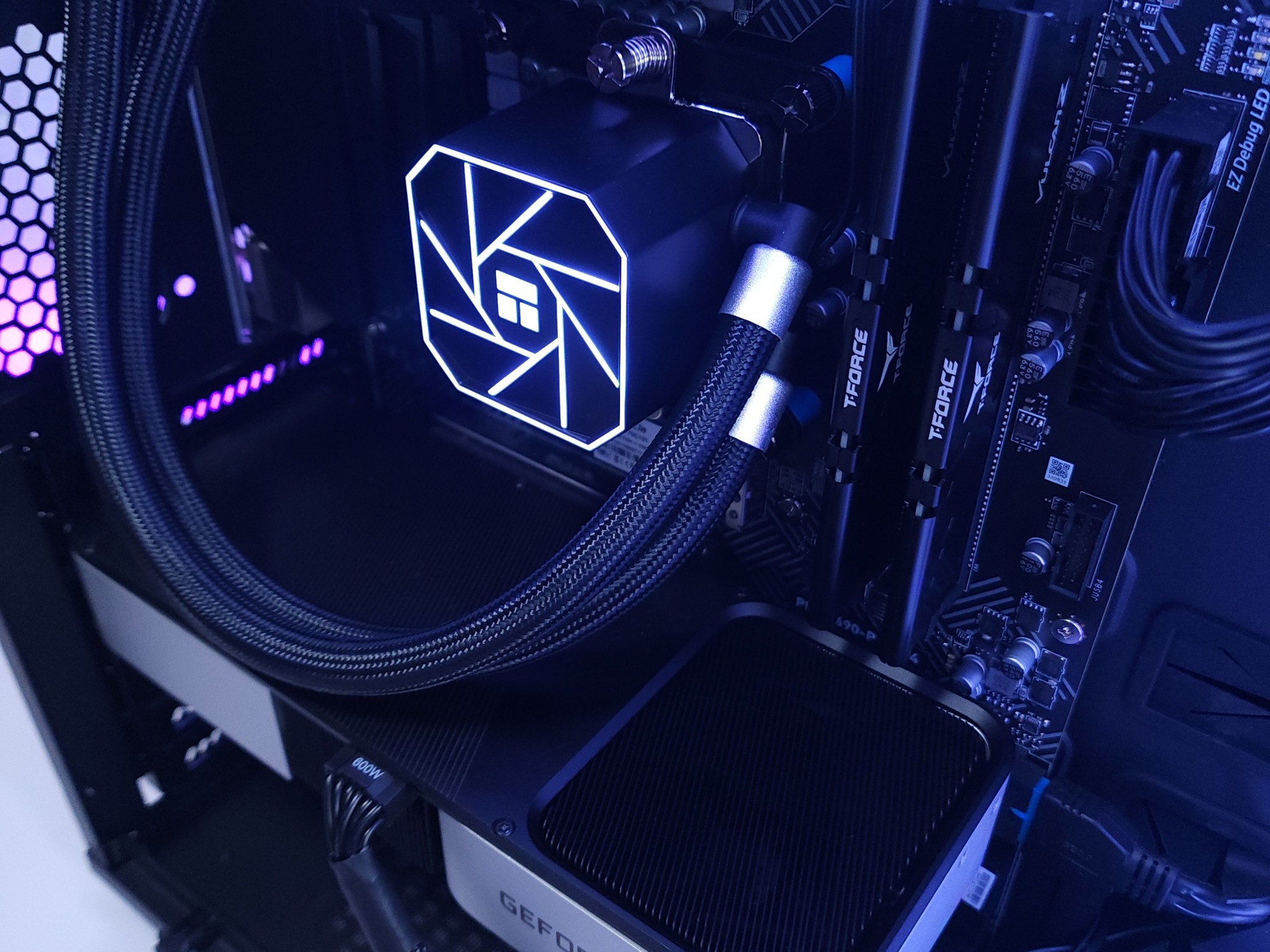 🖤🤍RTX 3060Ti | Core i5 12600KF | 16GB 3200MHz | 1TB NVMe SSD