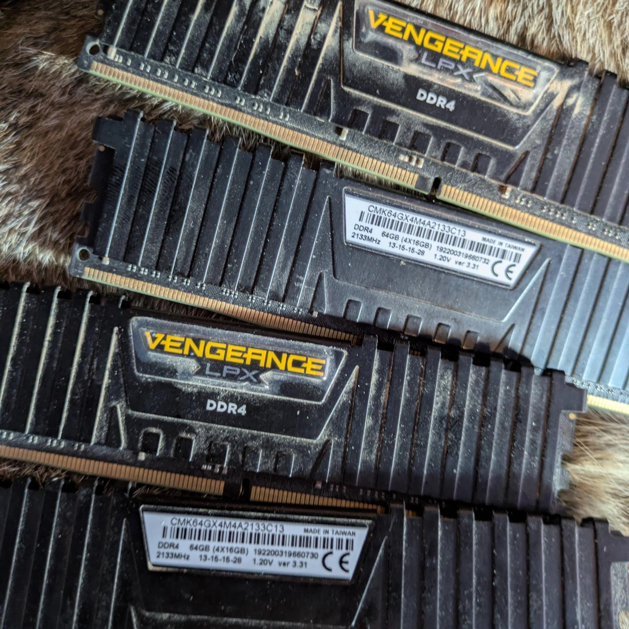 Corsair Vengeance Lpx 4x16GB/64GB DDR4