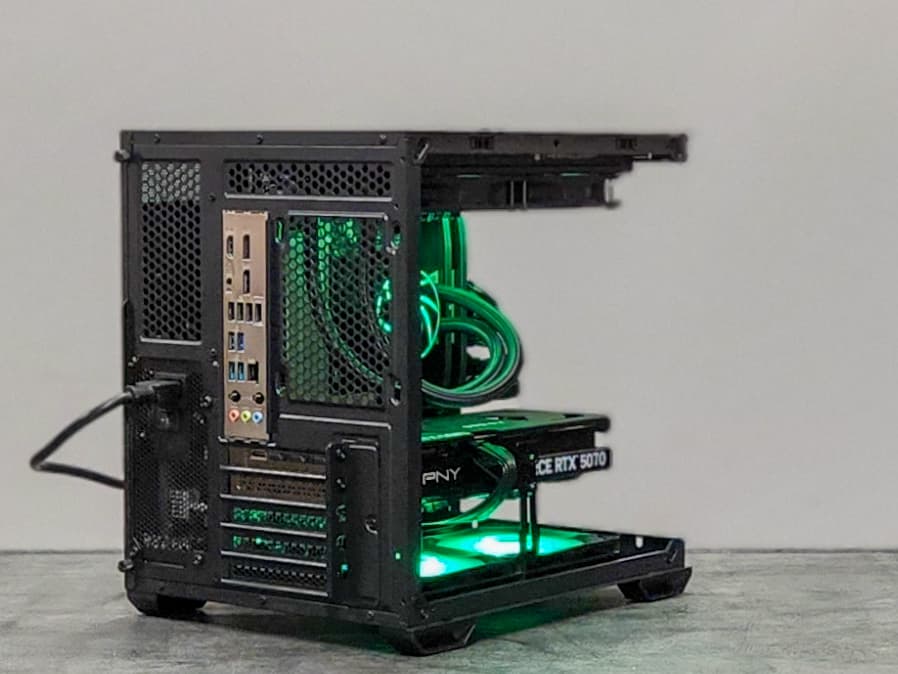Custom 🎮🎥 Gaming & Streaming PC | RTX 5070 | Ryzen 7 7800X3D | 2TB SSD | 32GB DDR5