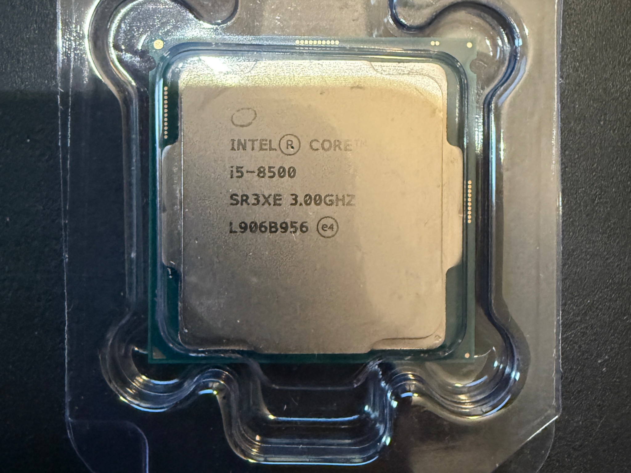 Intel i5-8500