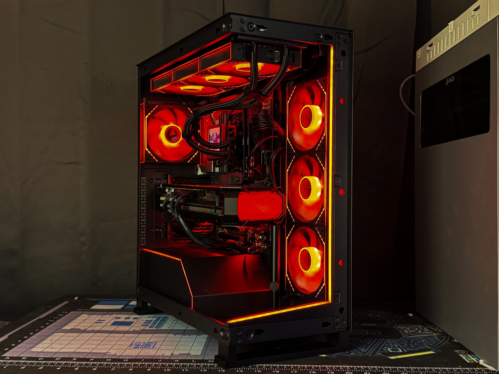 Red Devil v2 - 9800X3D, 9070XT 16GB, 2TB SSD. 32GB DDR5, Wifi