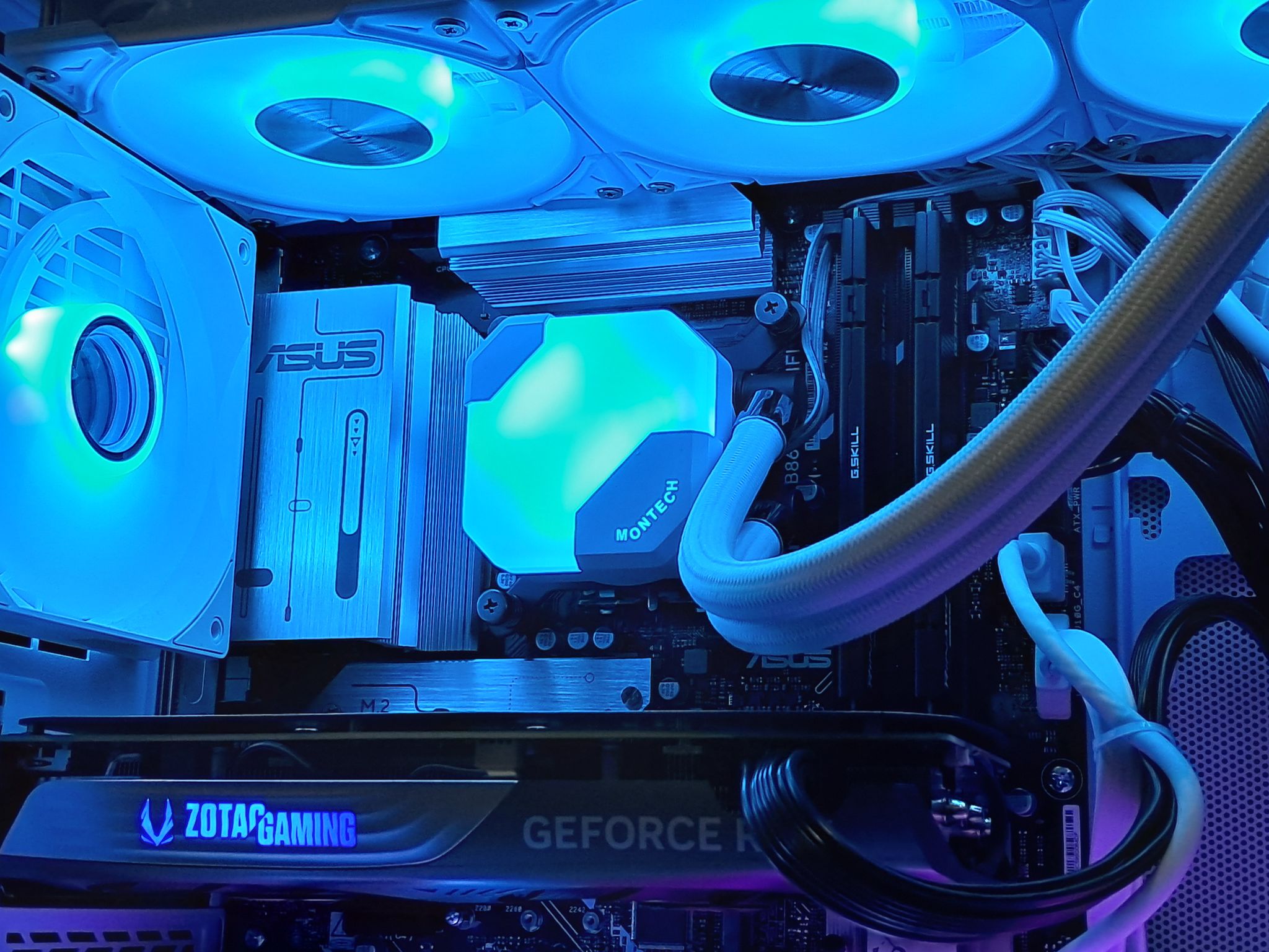 RTX 4070 Super/Core Ultra 5 250KF Plus | 32GB DDR5 | 2TB SSD