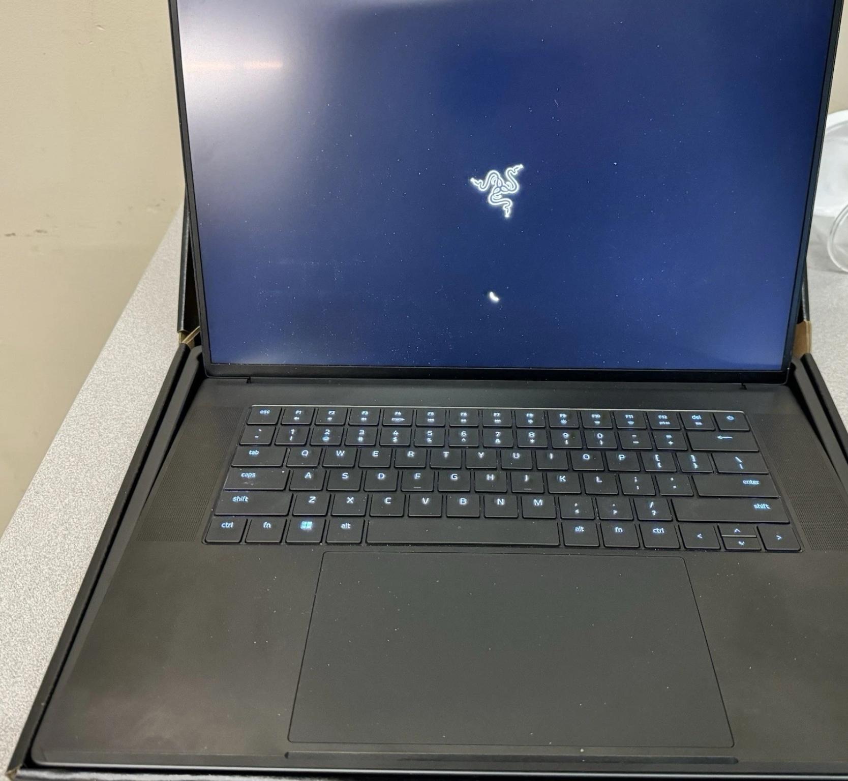 Razer Blade 16 RTX 4080 i9 13th gen