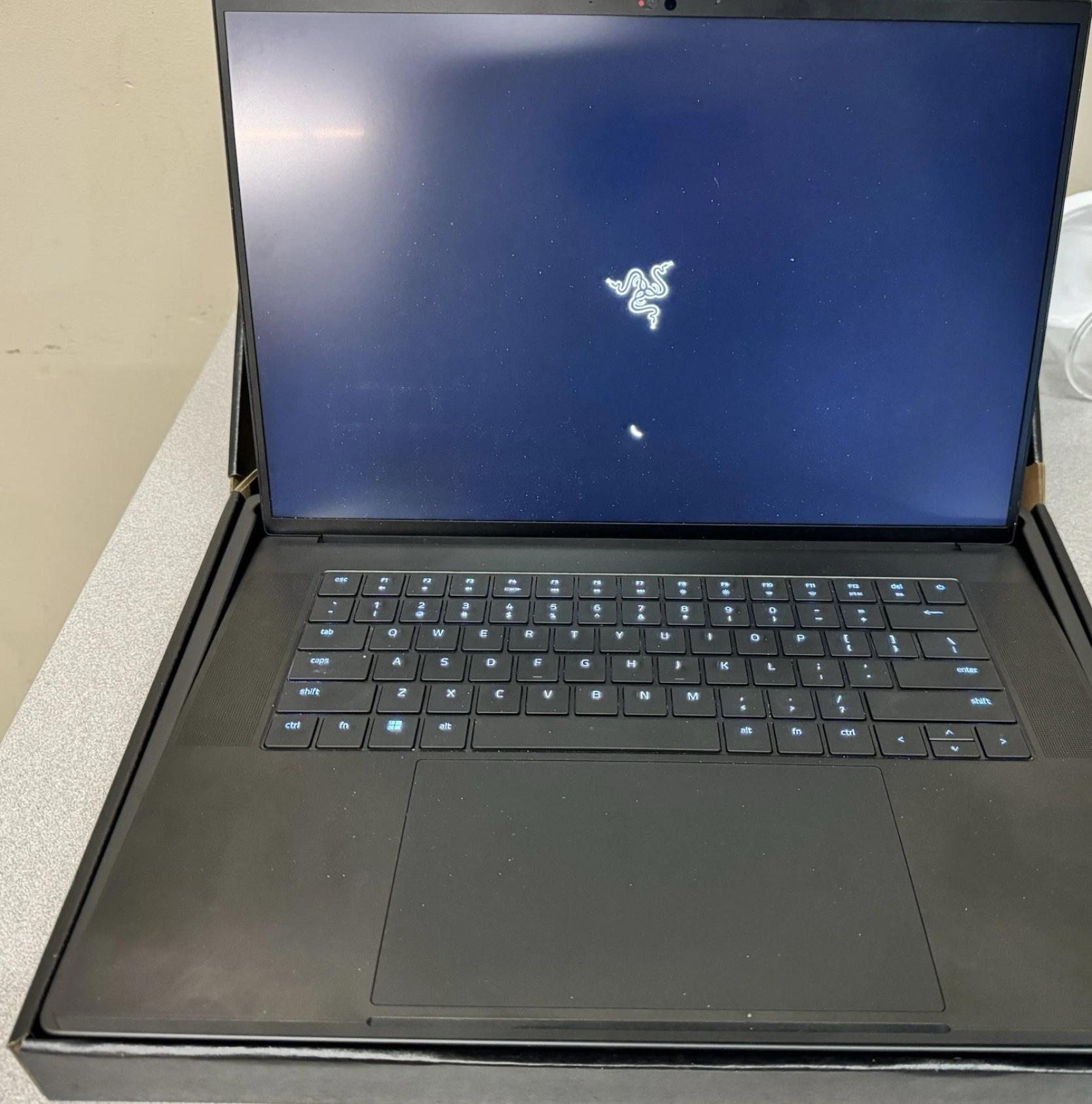 Razer Blade 16 RTX 4080 i9 13th gen