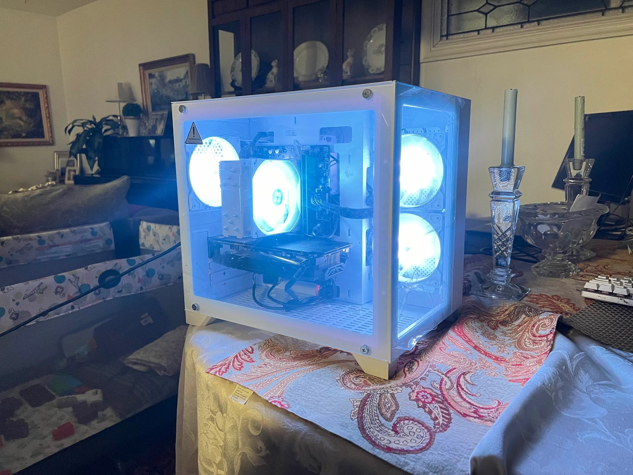 FrostByte Budget Gamer: RX 580 & i5 White Edition