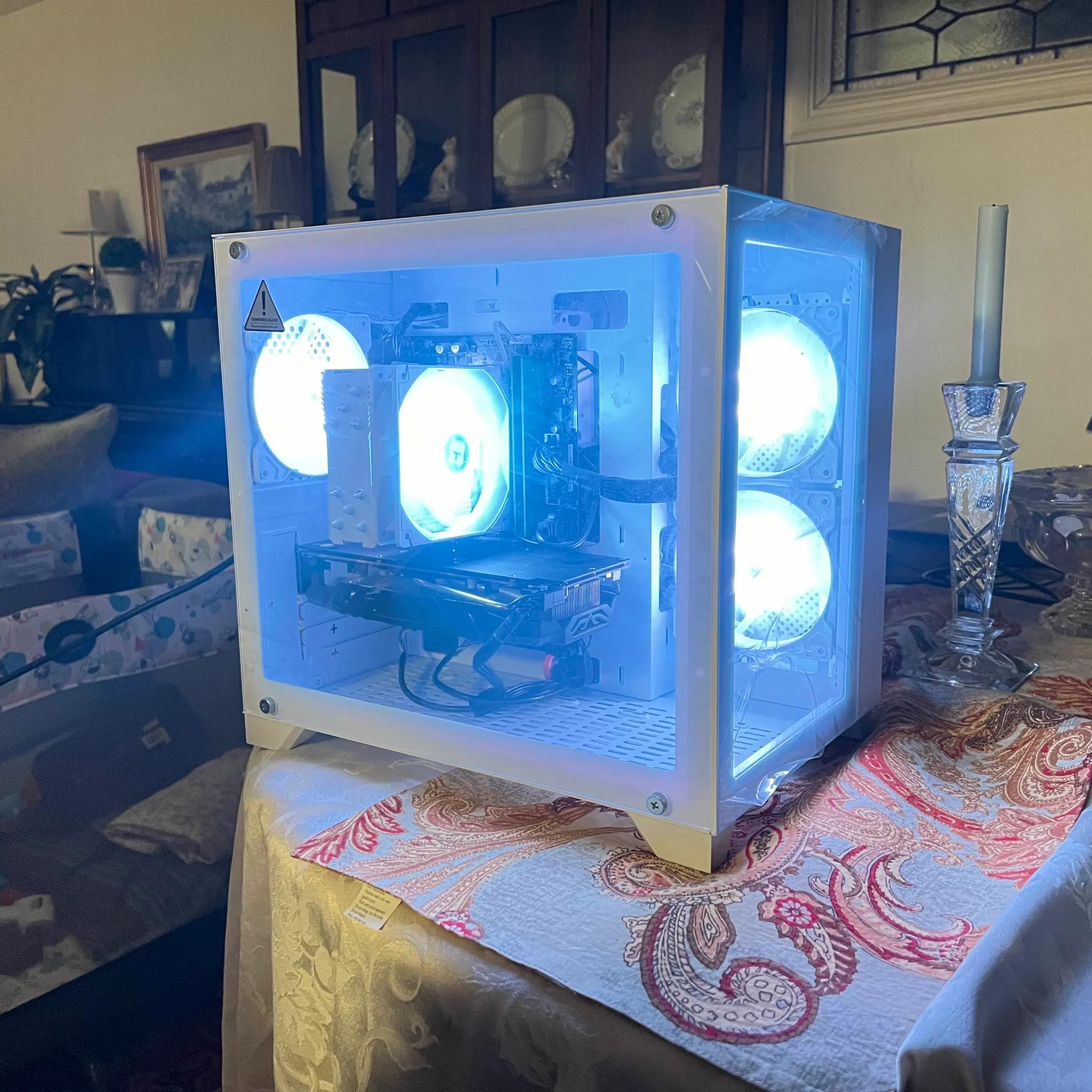 FrostByte Budget Gamer: RX 580 & i5 White Edition