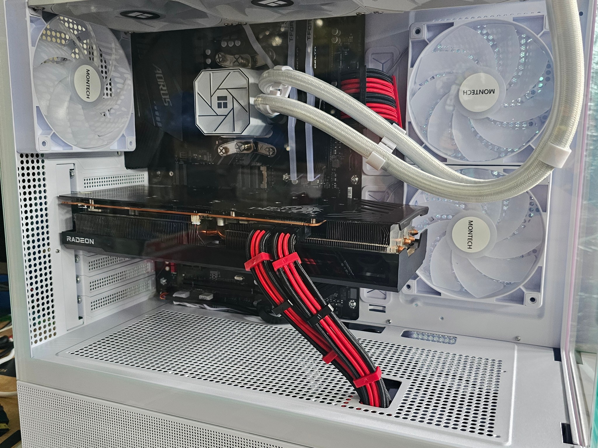 White Gaming PC | Ryzen 9 5900X  | 32GB RAM | 1TB SSD | 6800xt 16GB | WINDOWS 11 PRO |