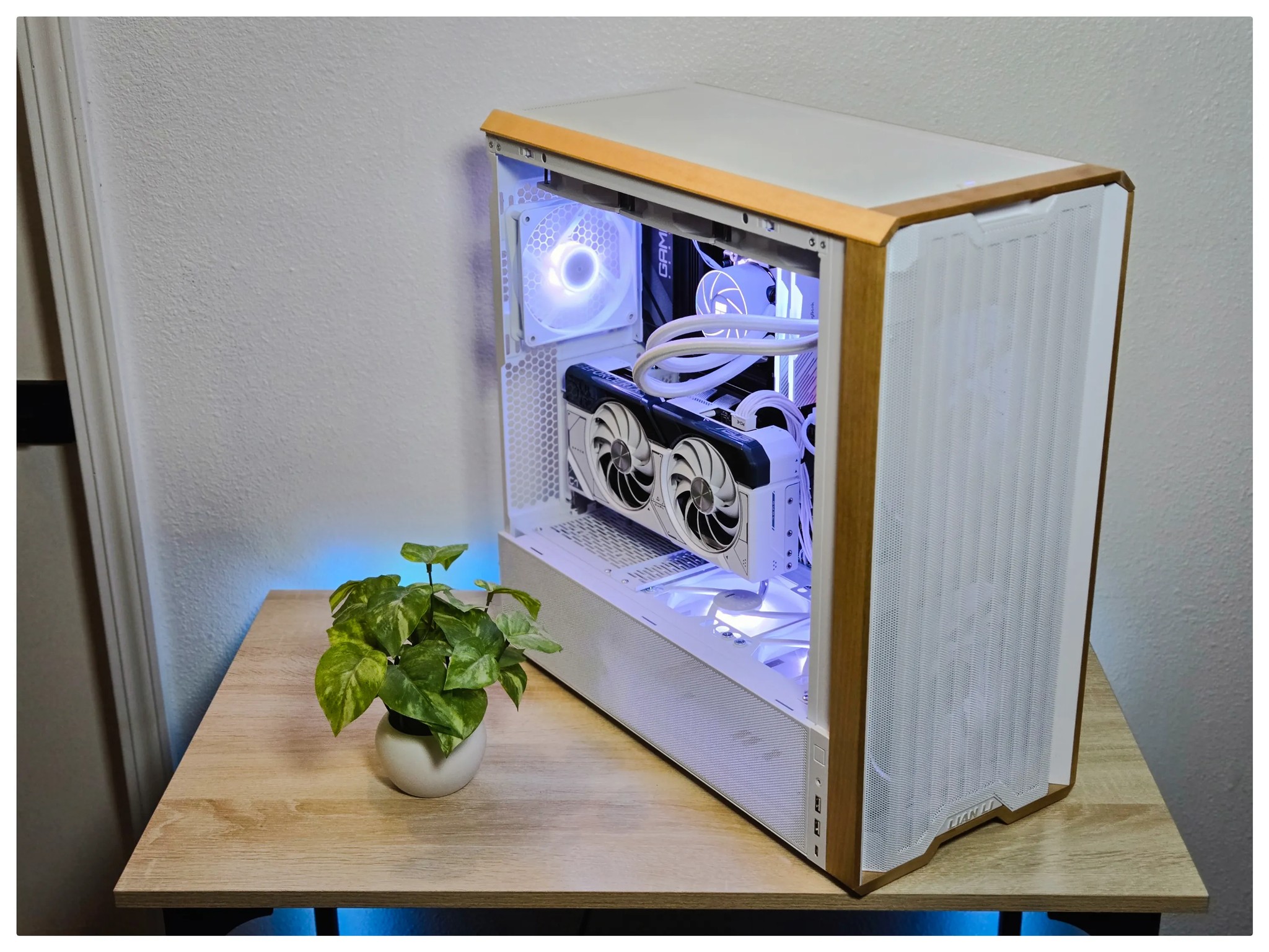 RTX 4070 | Ryzen 7 7700 | Wi-Fi | White Gaming PC