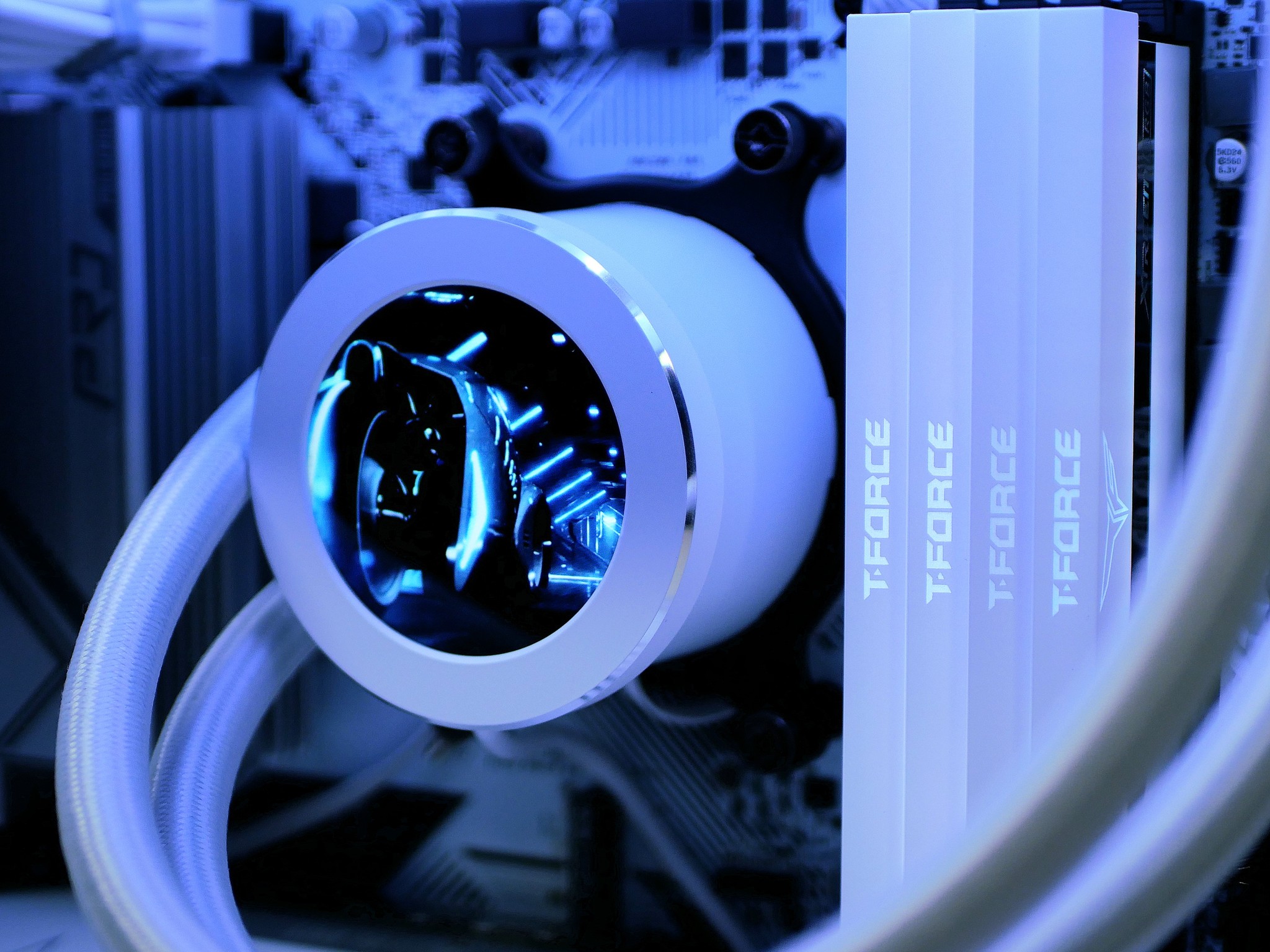 🖥×🧊 Ryzen 7 5800X3D, RTX 4070, 32GB RAM, 1TB Gen 4.0 nvme